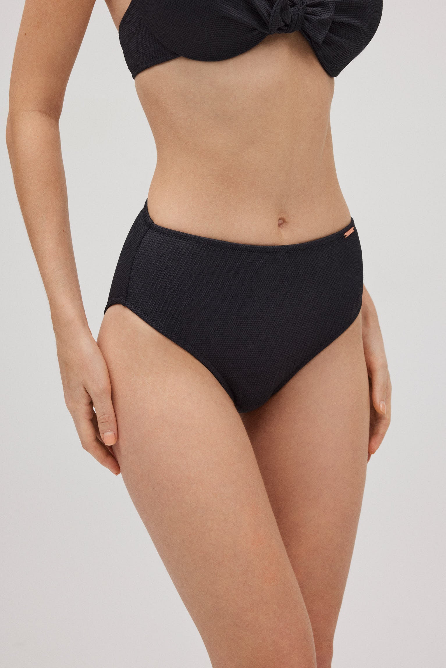 83090-4-braga-alta-reductora-bikini-mujer-ysabel-mora-negro