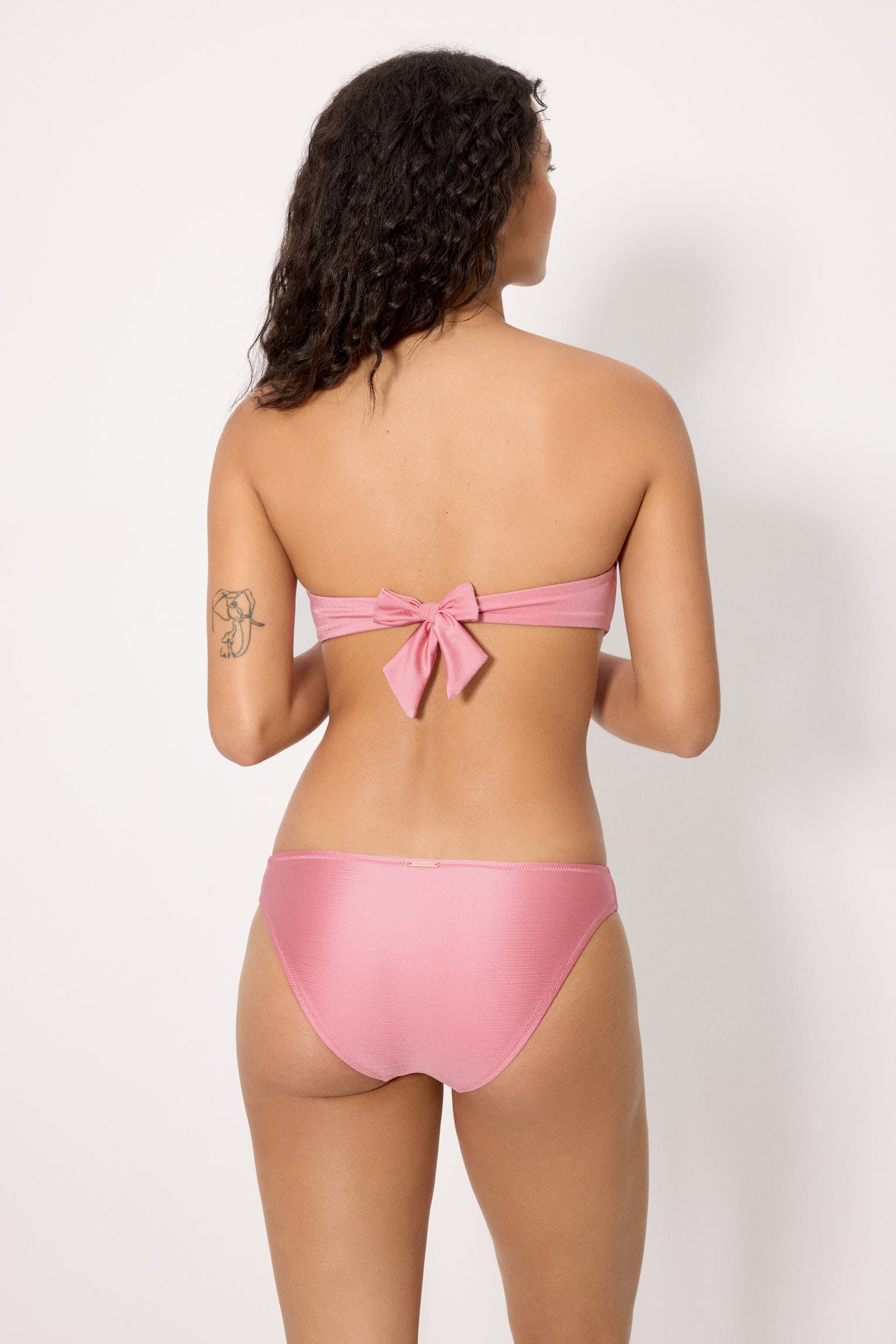 83257-rose-pink-conjunto-de-bikini-mujer-bandeau-con-brillo-rosa-copa-b--ysabel-mora