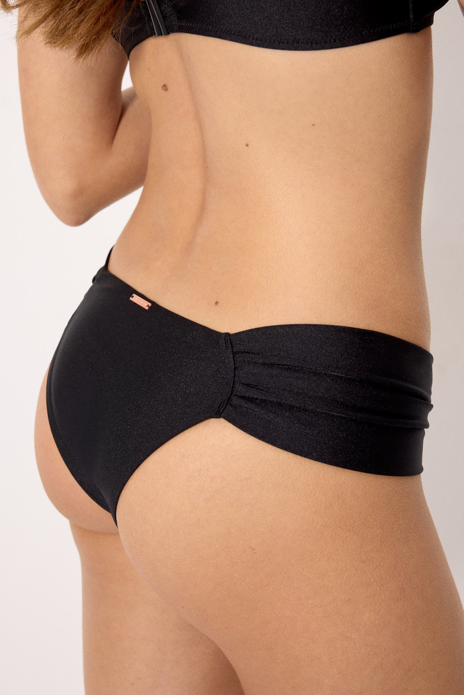 83270-negro-braga-bikini-mujer-brasilena-con-brillonegro--ysabel-mora