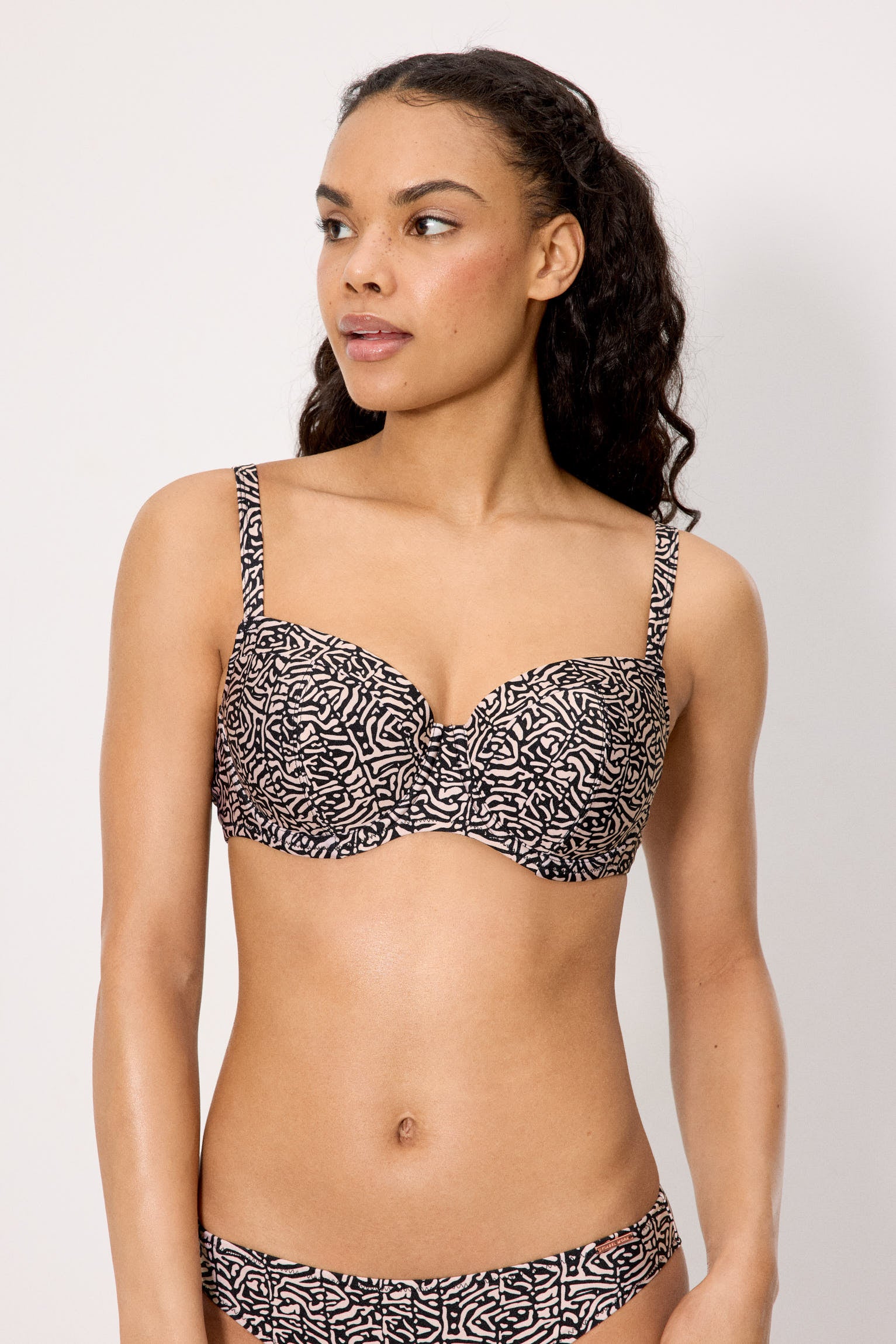 83274--top-bikini-mujer-estampado-con-brillo-copa-c--ysabel-mora