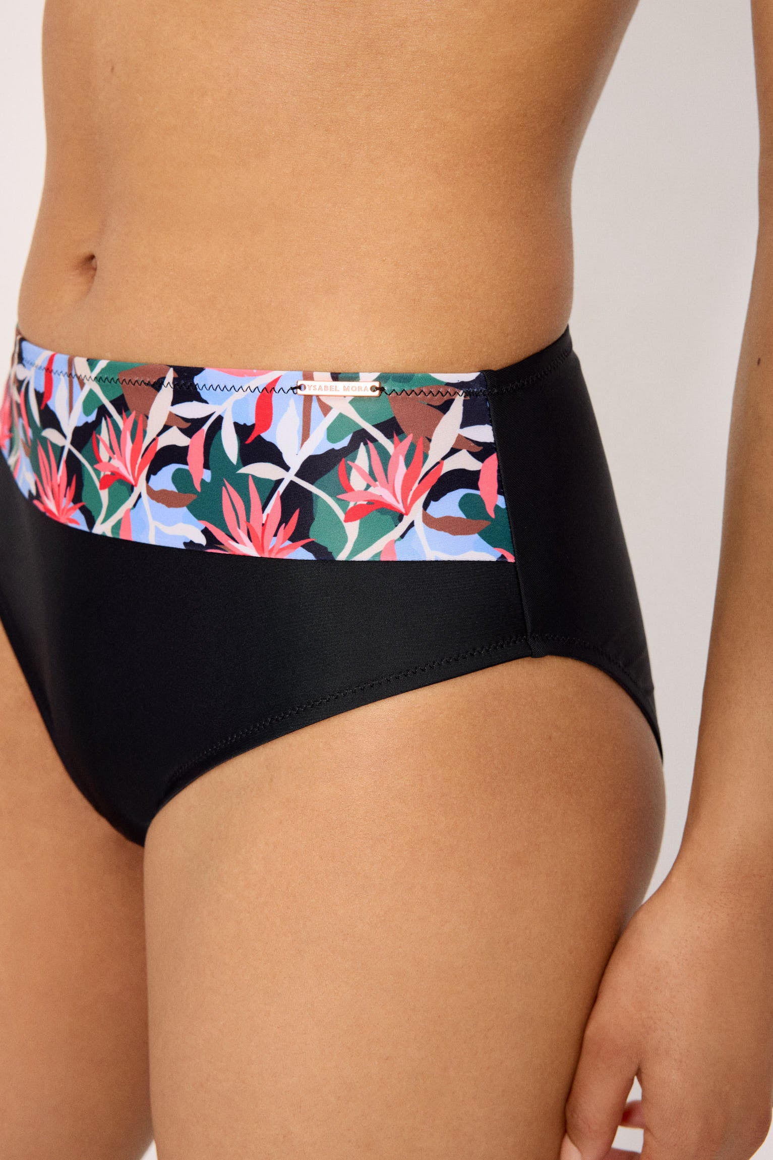 83319--conjunto-de-bikini-mujer-reductor-de-pecho-estampado-tropical-copas-c-y-d--ysabel-mora