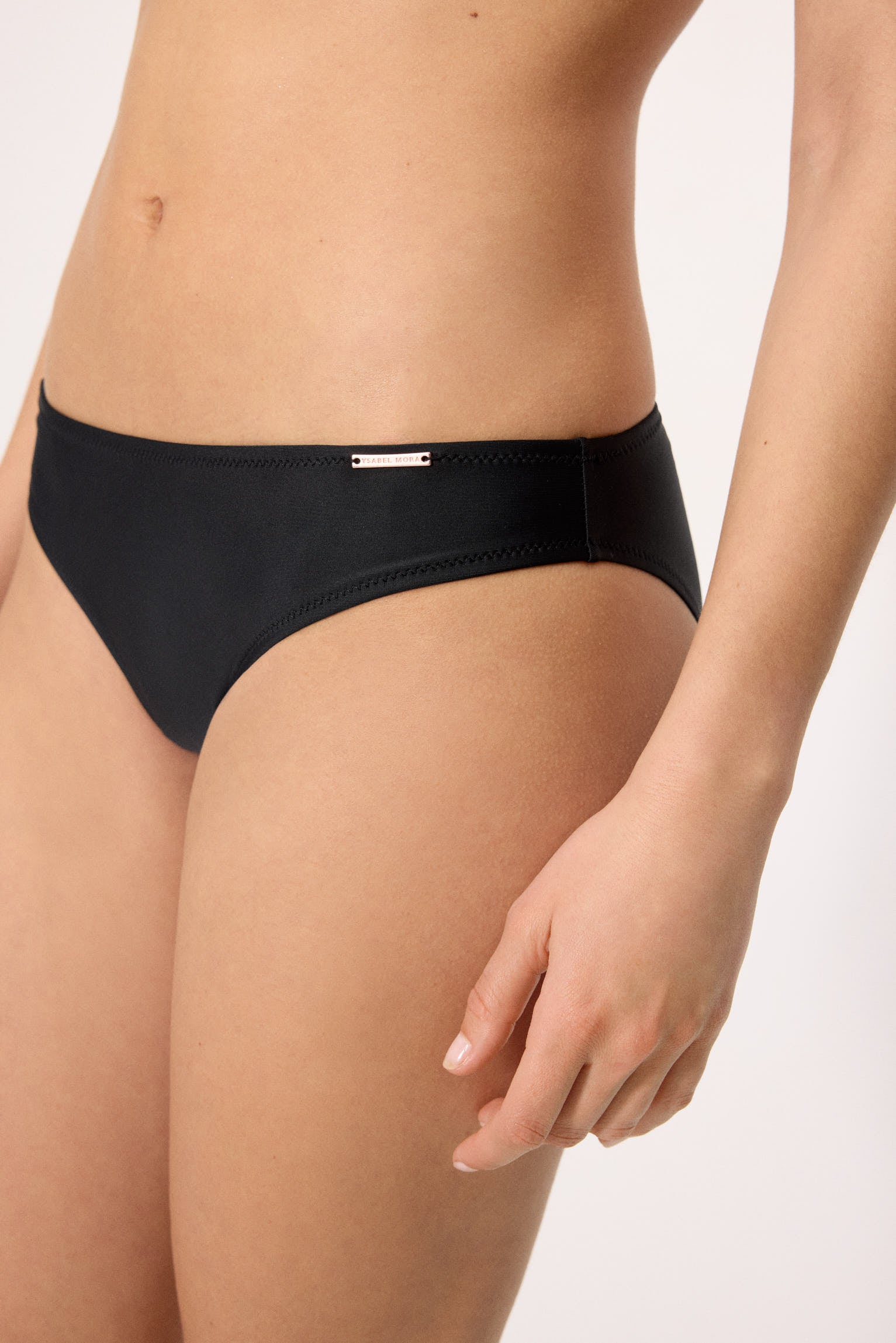 83339-negro-conjunto-de-bikini-mujer-top-triangulo-negro-copa-b--ysabel-mora