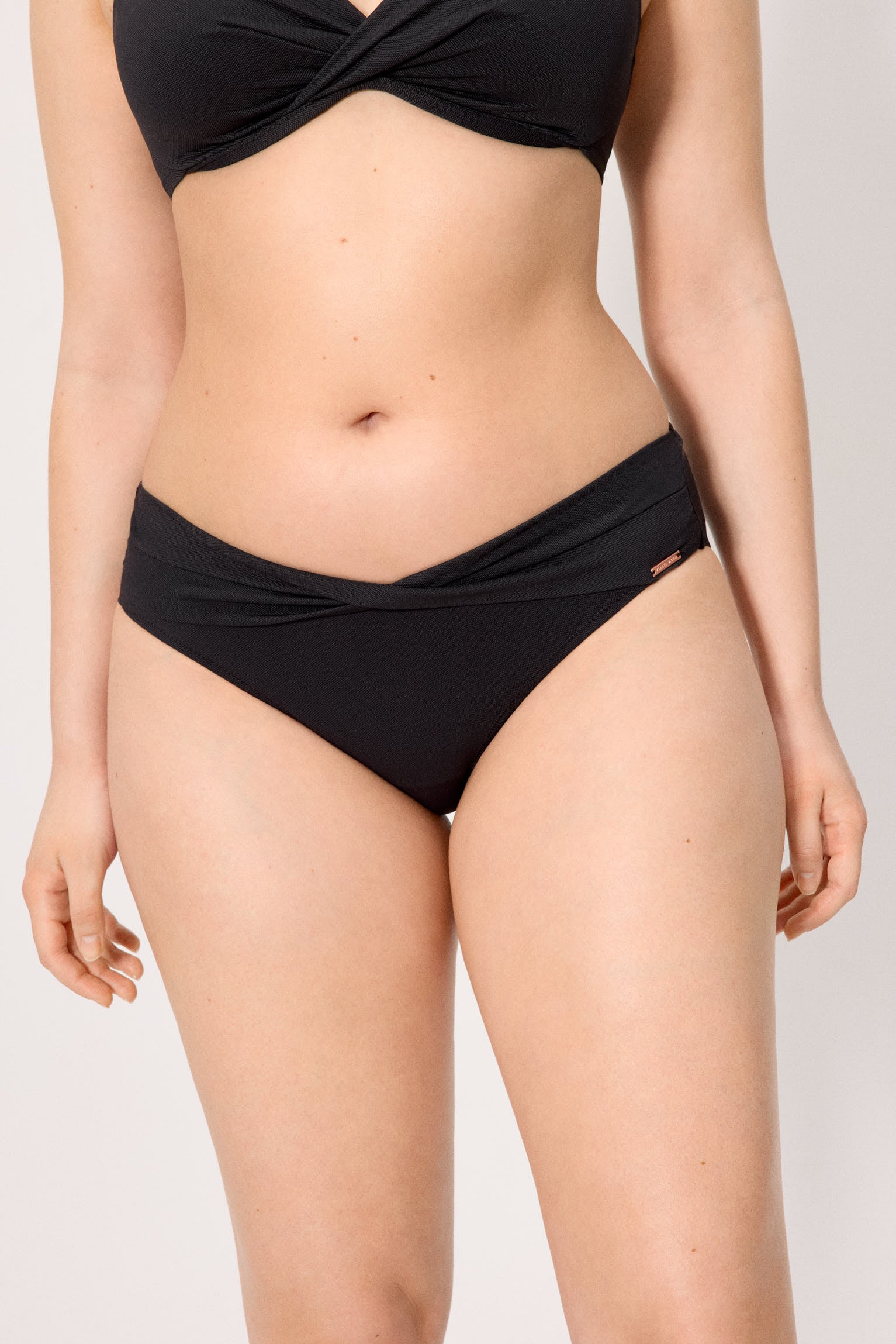 83345-negro-braga-bikini-mujer-midi-micropique-negro--ysabel-mora