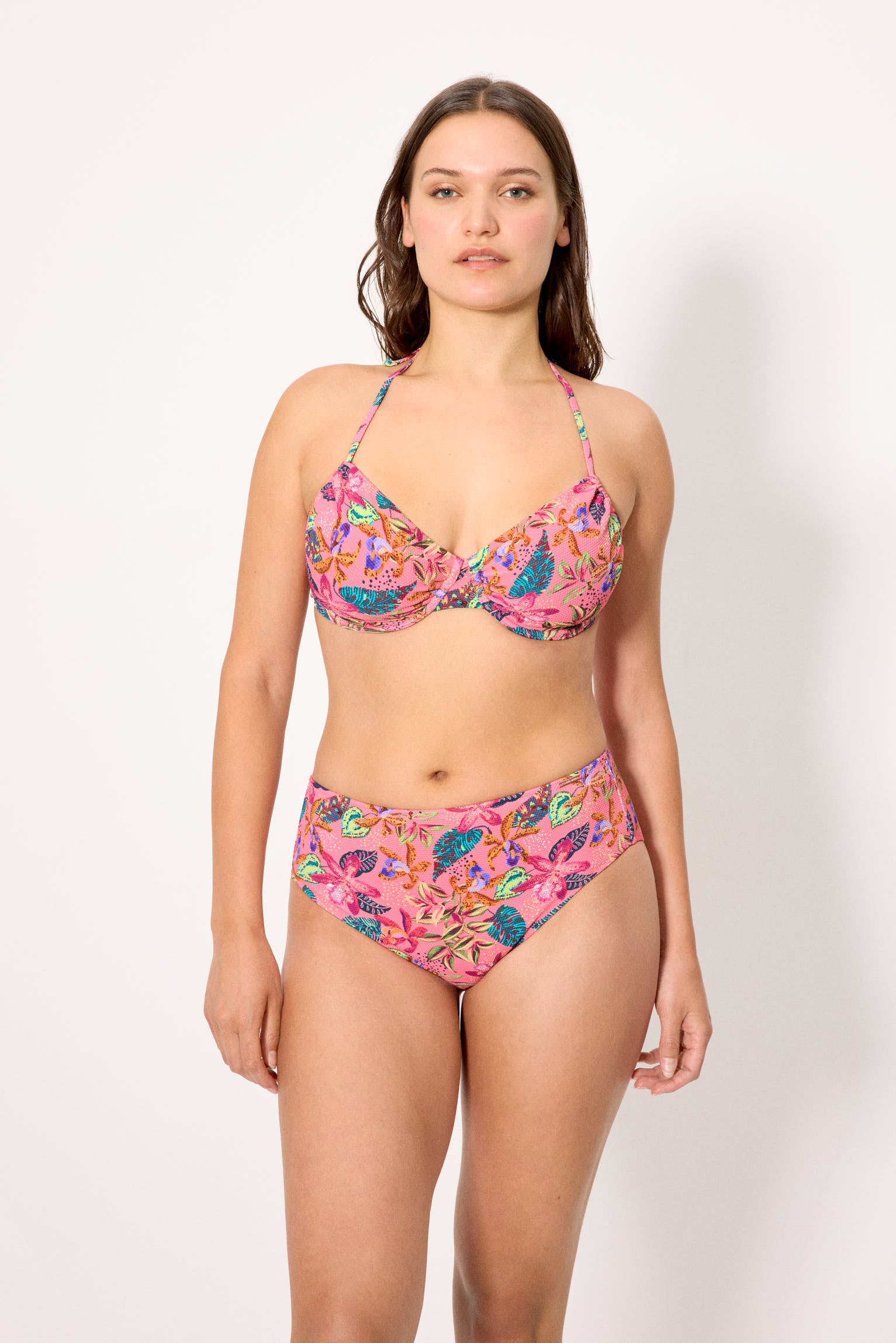 Minimizer bikini set with high-waisted tropical print piqué briefs, cup D