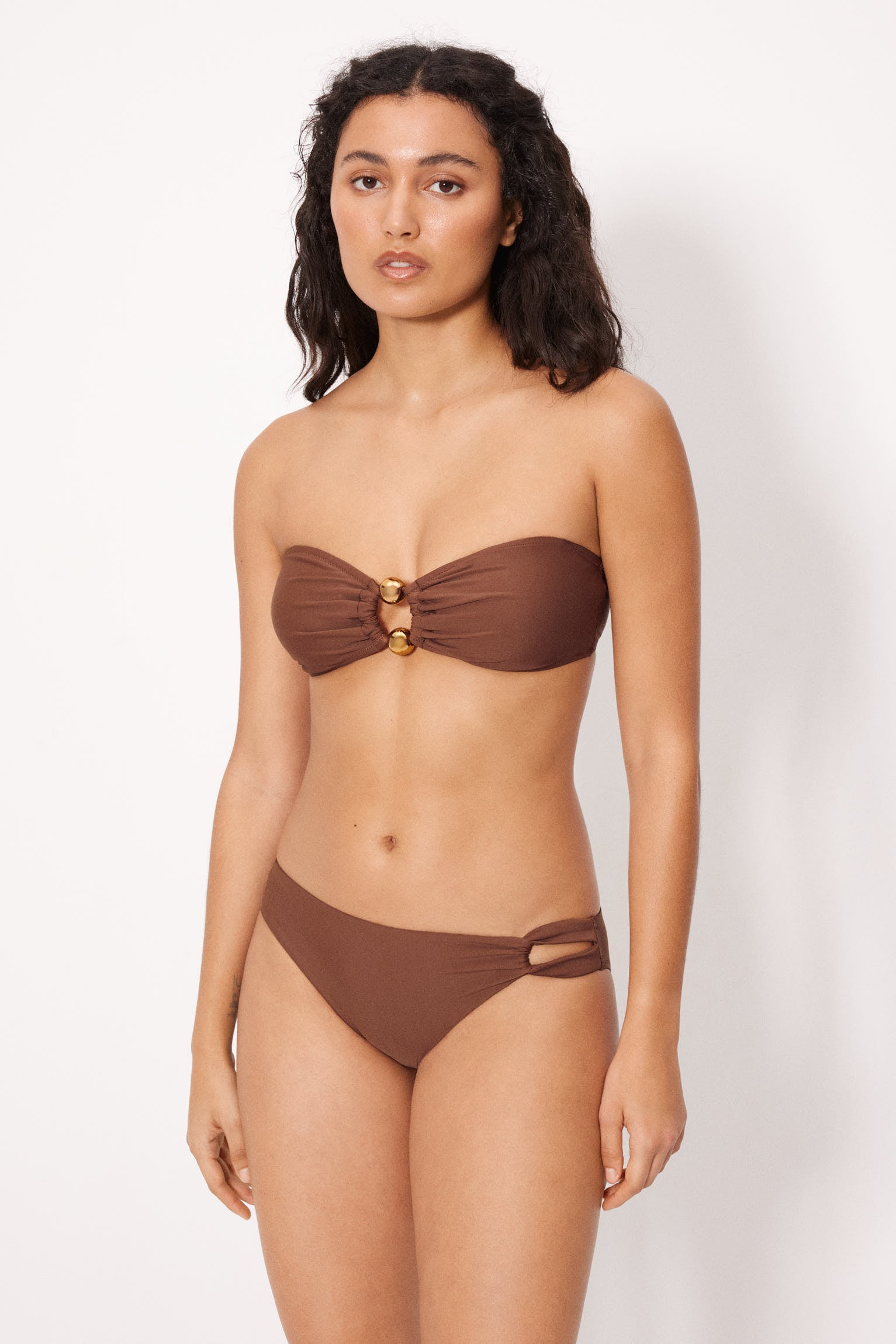 Top bikini bandeau sin aro con relleno marrón - Ysabel Mora