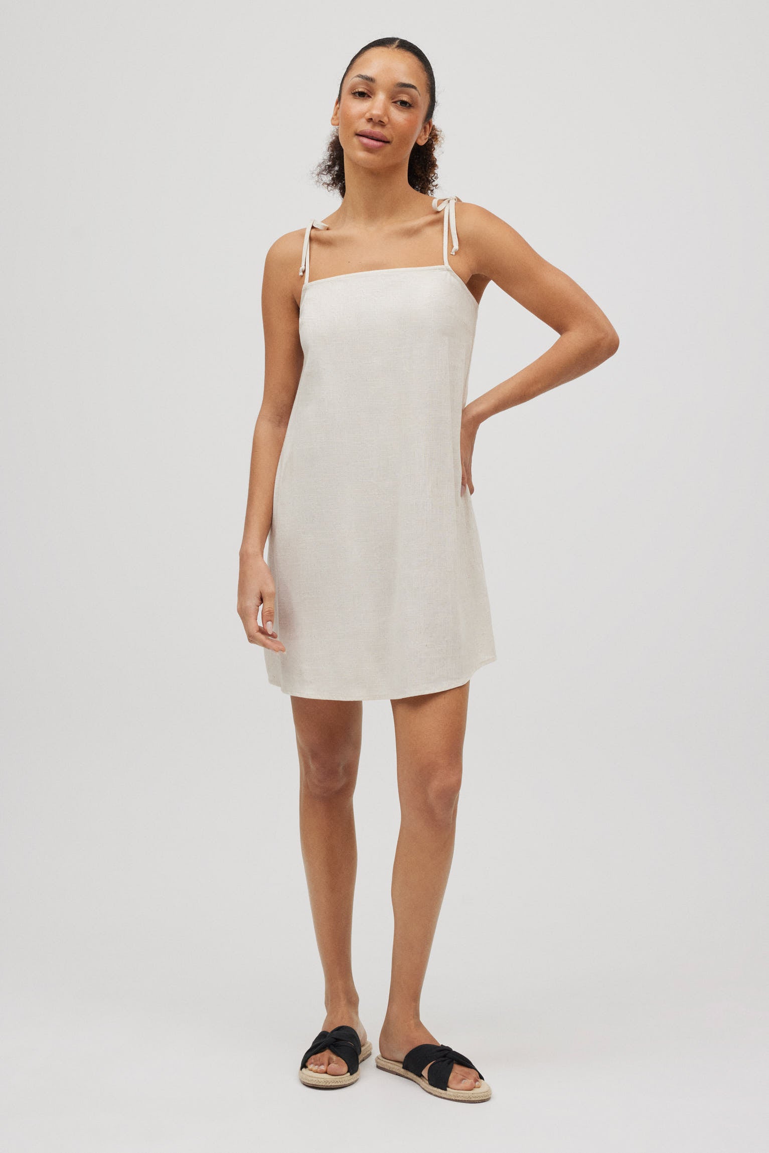 Short straight dress with linen