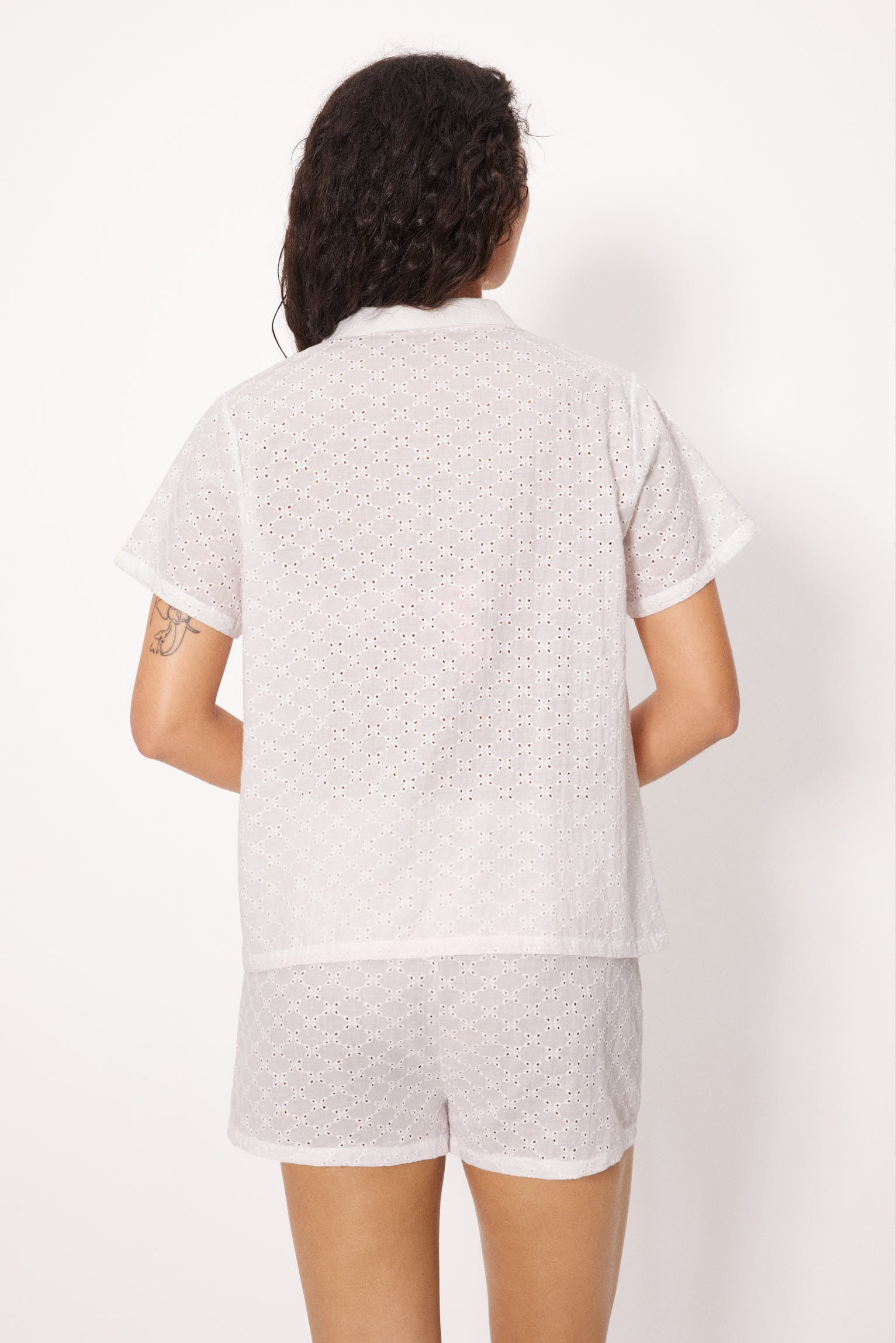 86214-camisa-manga-corta-algodon-bordado-blanco