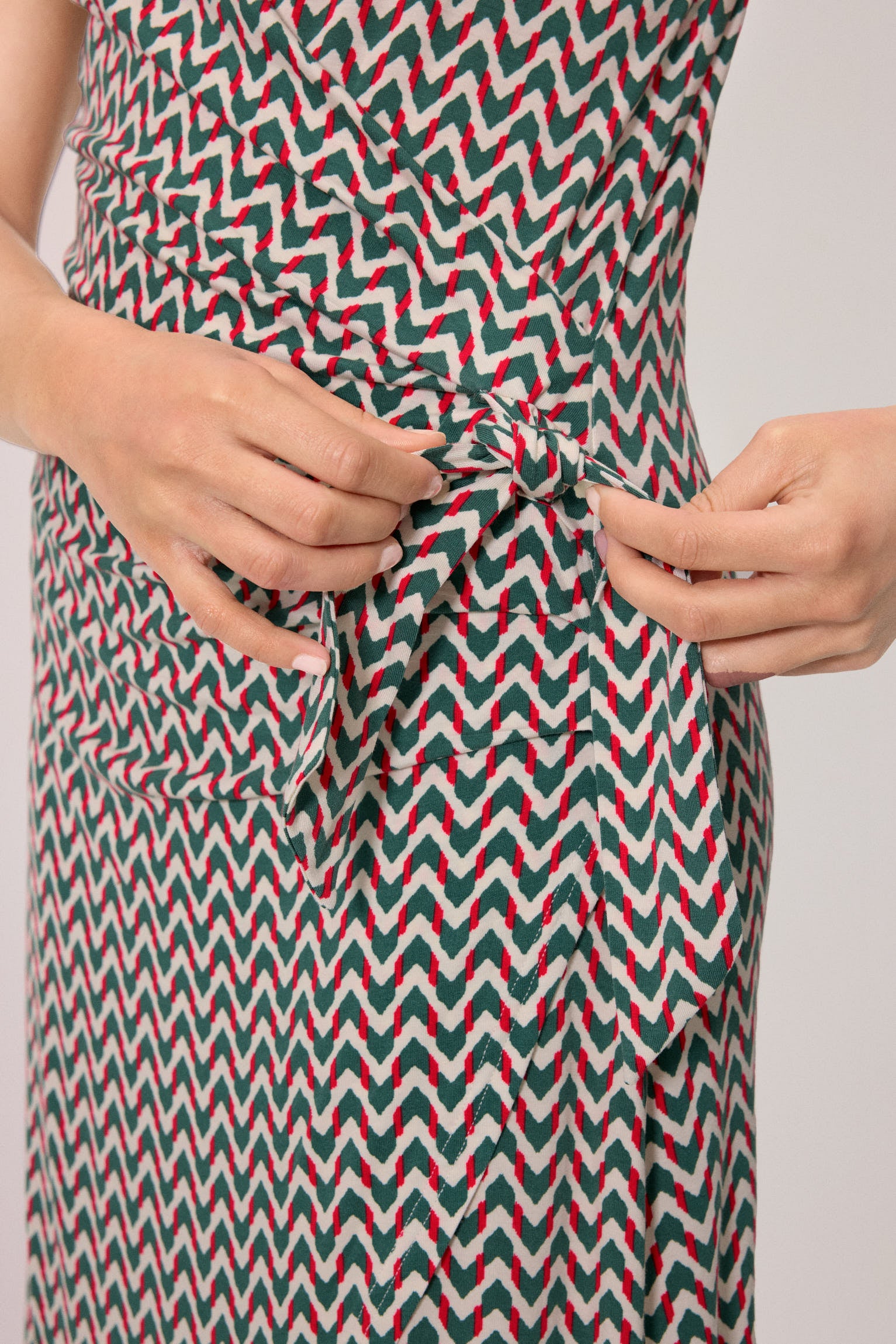 86239-vestido-mujer-verano-corto-cruzado-verde-botella