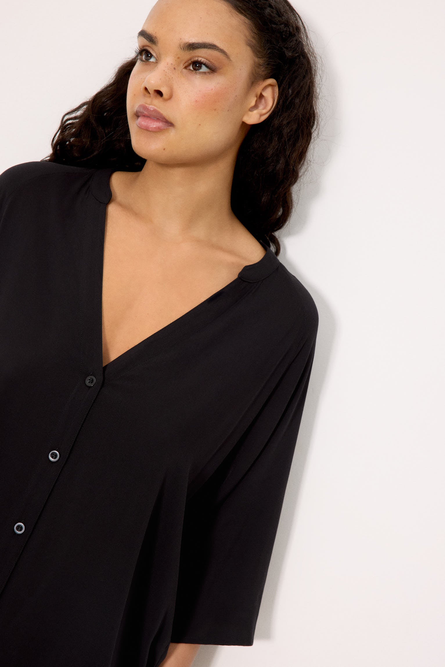 86278-camisa-larga-media-manga-negra