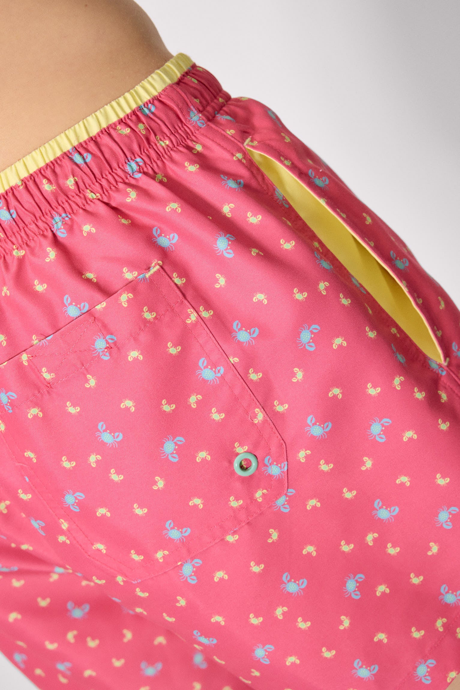 Bañador medio estampado cangrejos rosa - Ysabel Mora