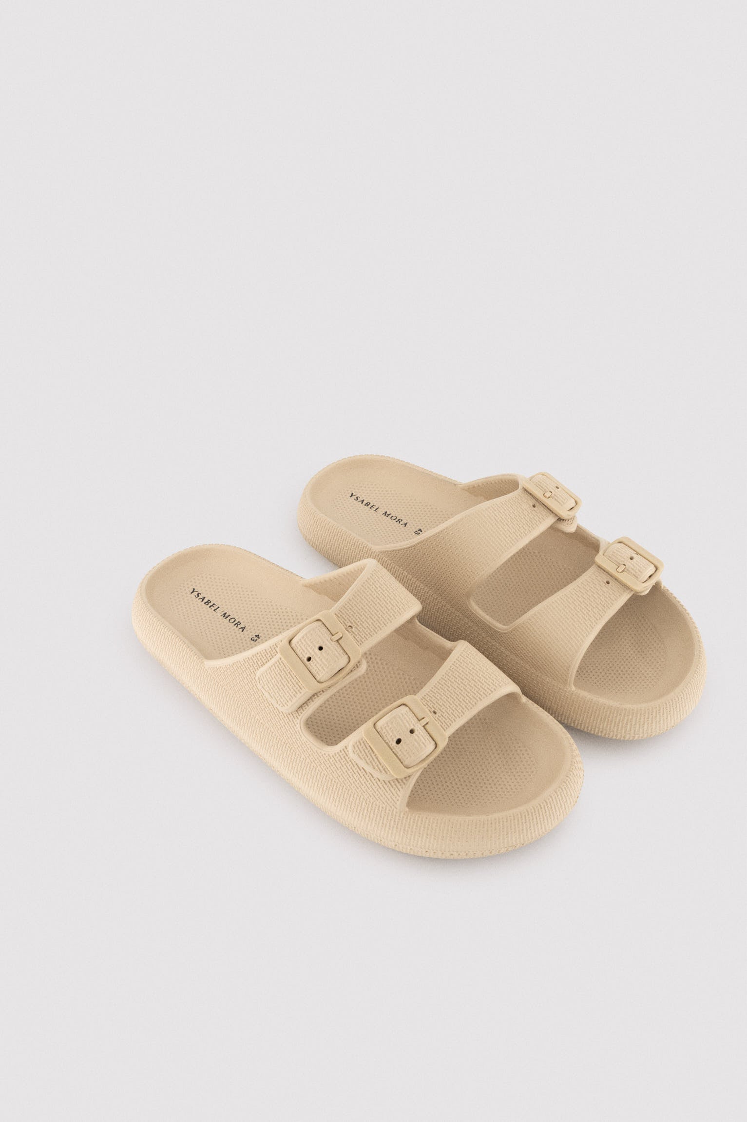 Chanclas hombre hebillas beige