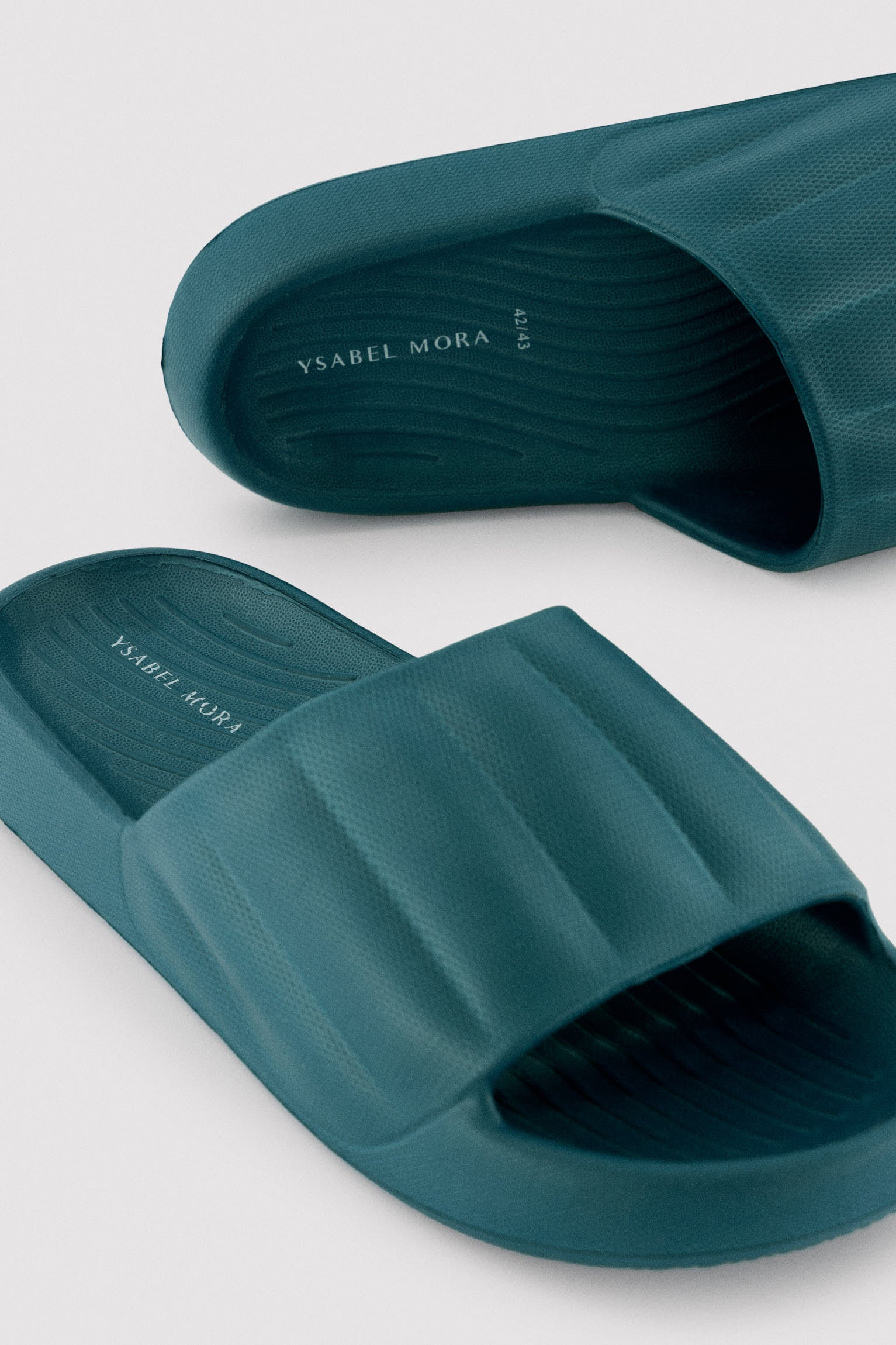 Chanclas hombre ligeras verde - Ysabel Mora