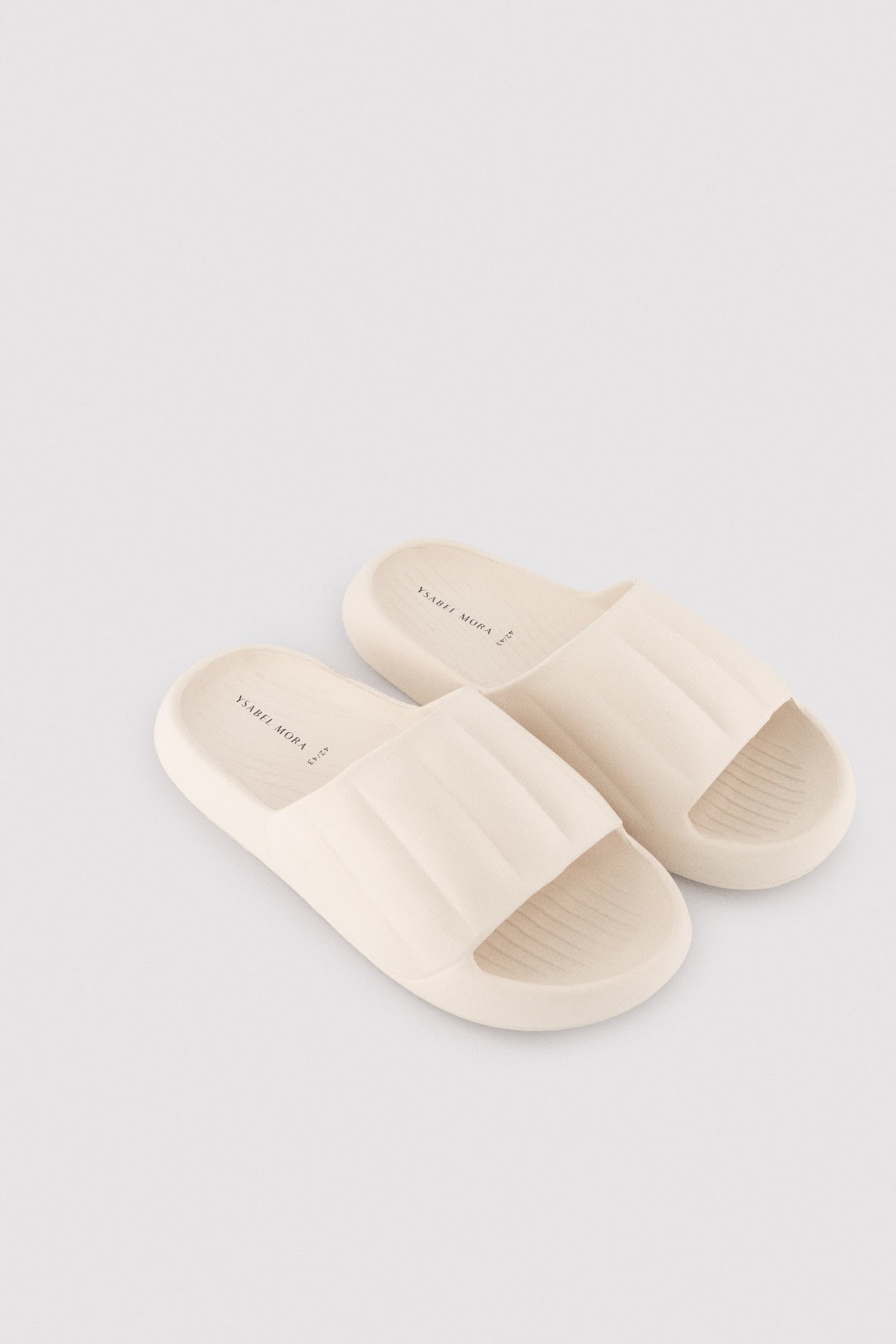 Lightweight beige men's flip-flops