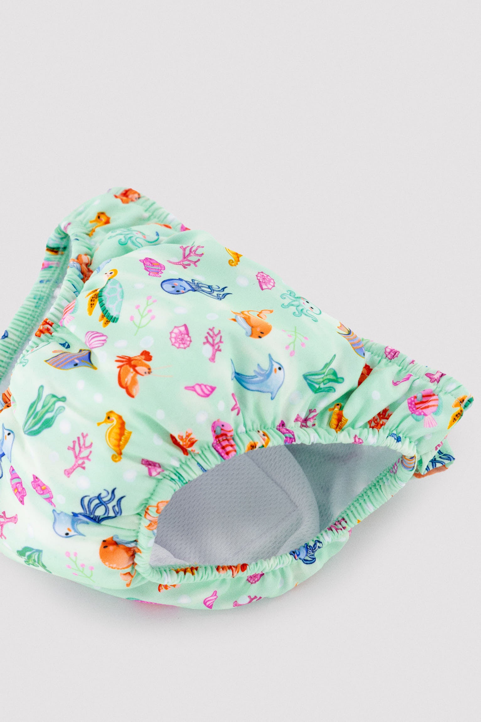 Leak-proof baby diaper with marine animal print