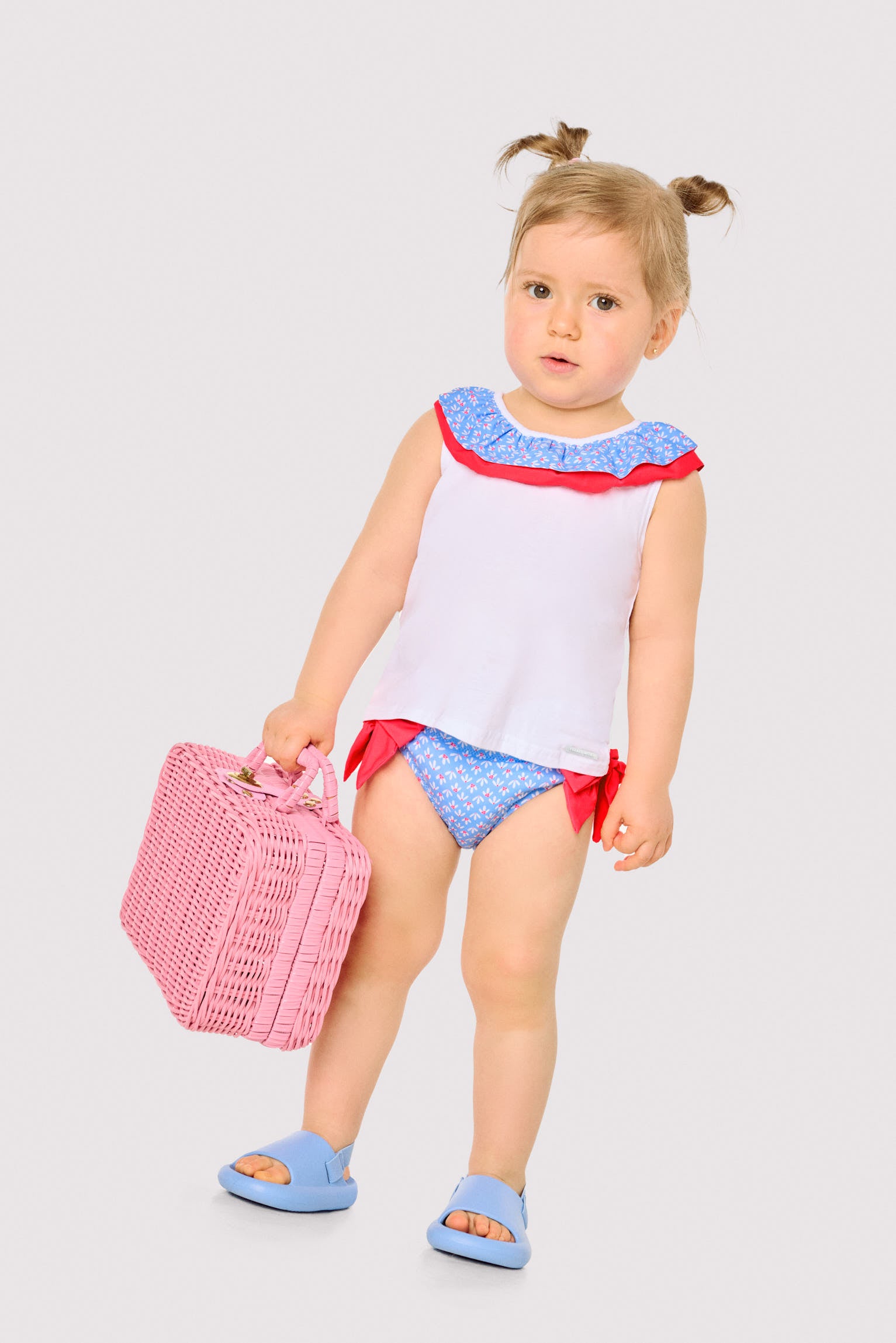 Baby set: t-shirt and bloomers with ruffle and bow details, floral print