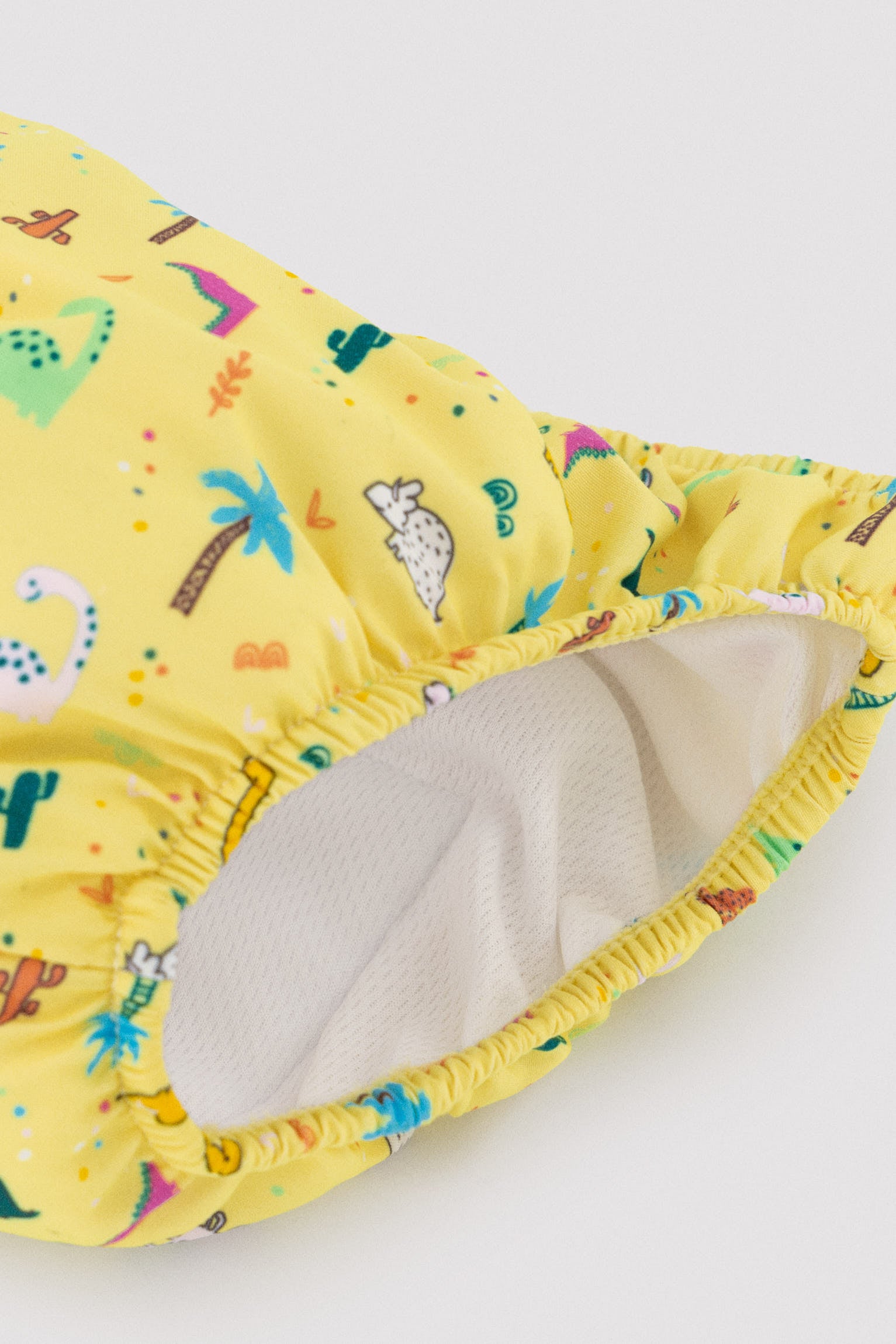 Leakproof baby diaper with dinosaur print