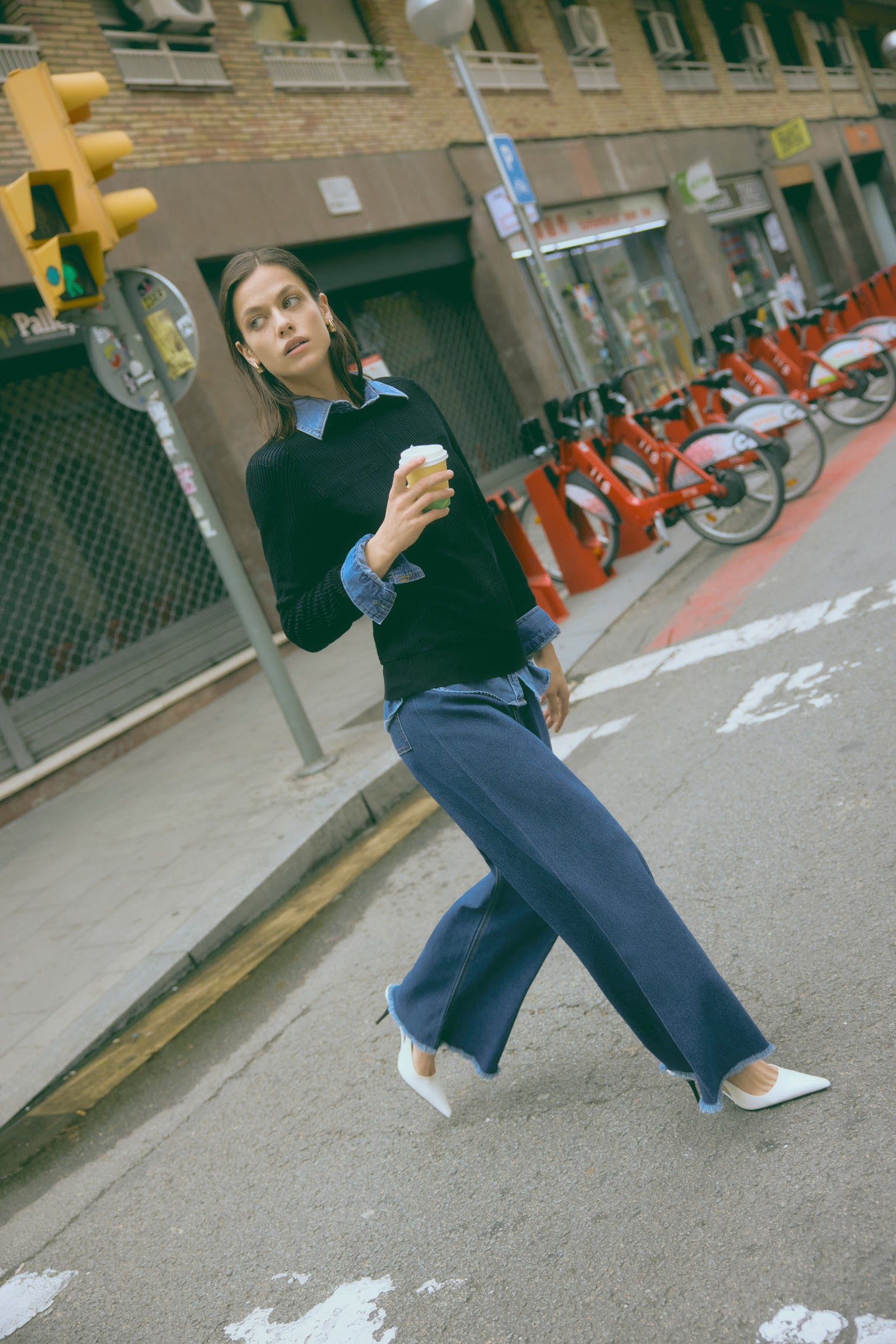Wide-leg navy stretch jeans