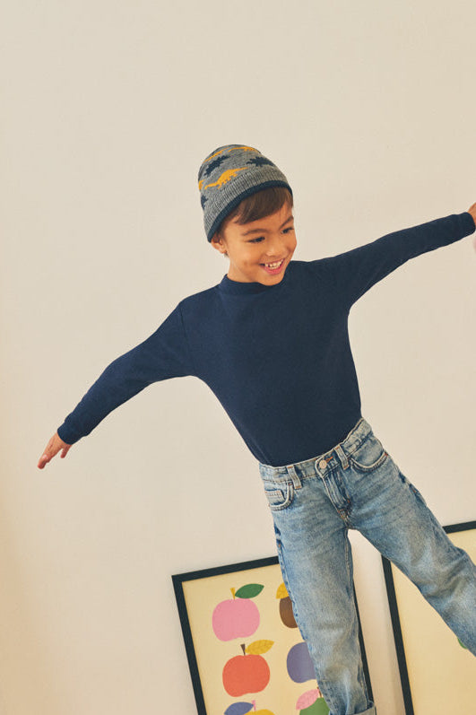 Warm long-sleeved navy semi-swan neck T-shirt