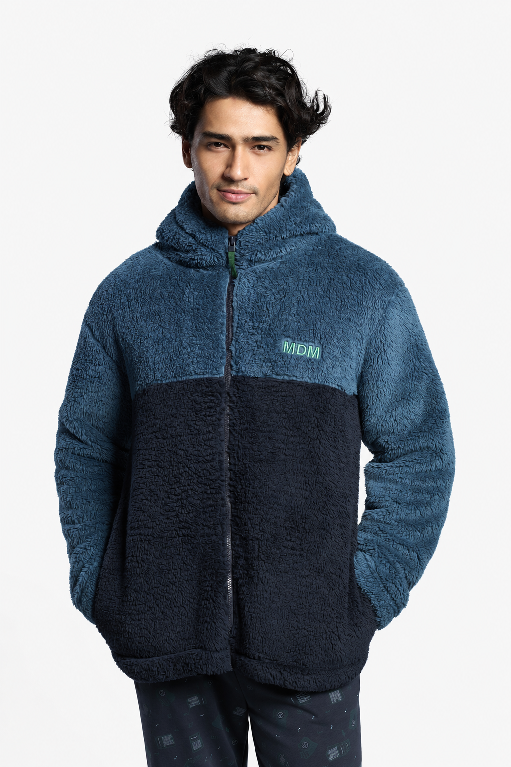 Men's short two-tone sherpa fleece hooded robe with zip fastening