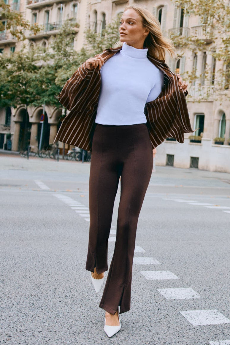 Chocolate-brown shaping flared leggings with slits