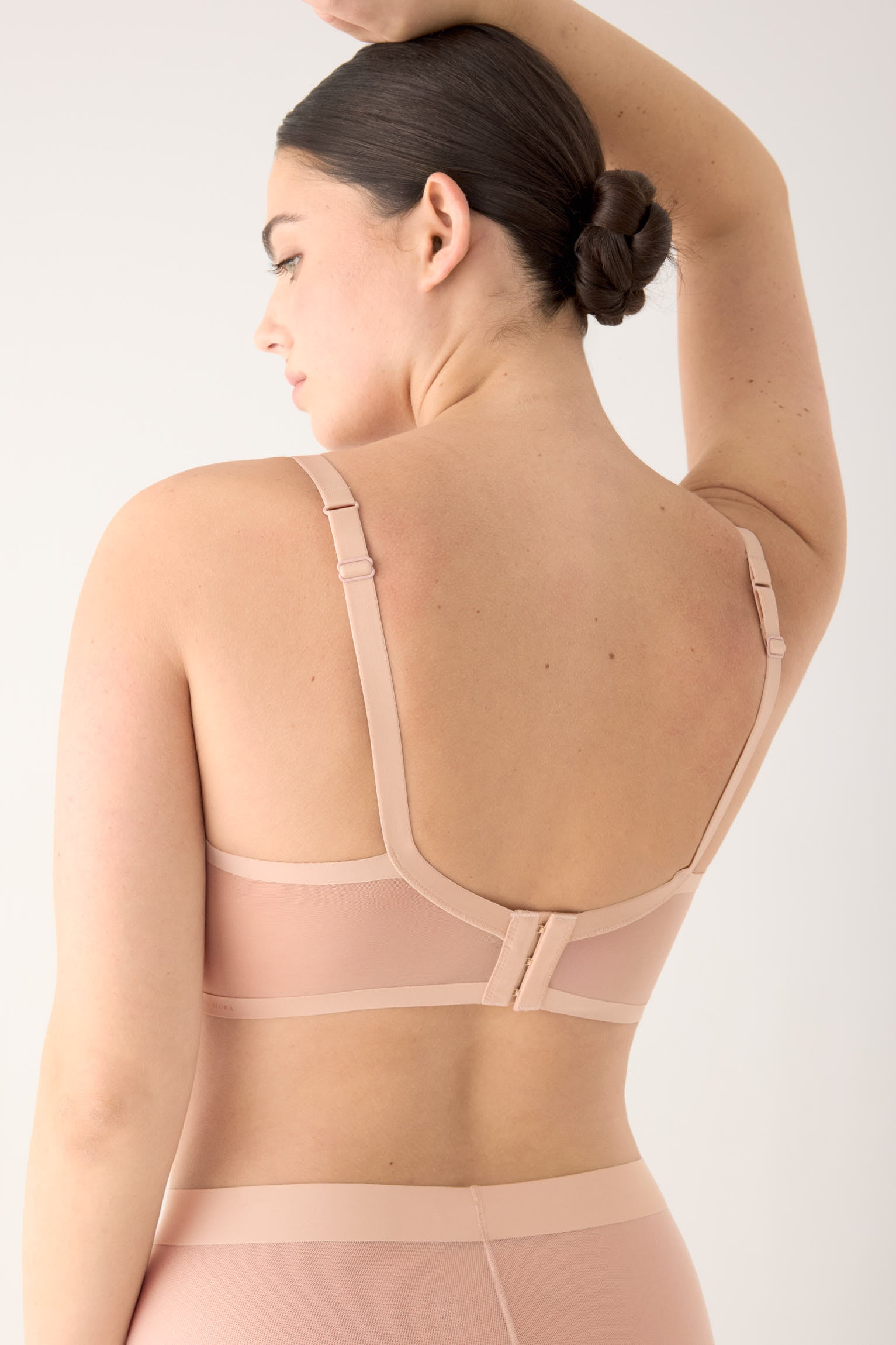 10184-02-nomarks-sujetador-reductor-sin-aro-sin-relleno-aura-nude-ysabel-mora