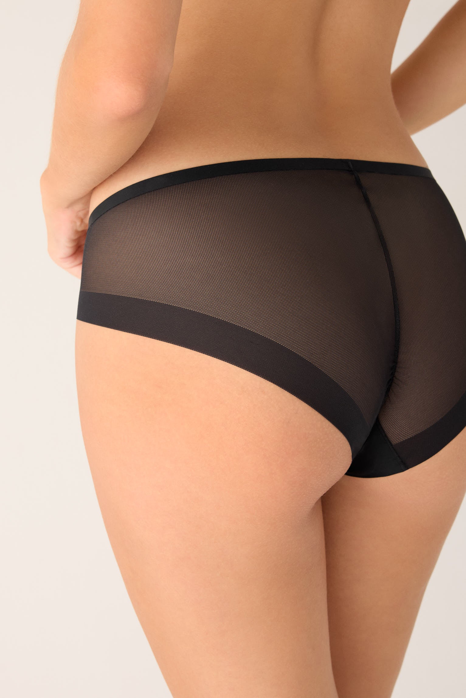 10188-04-nomarks-braga-midi-negro-ysabel-mora