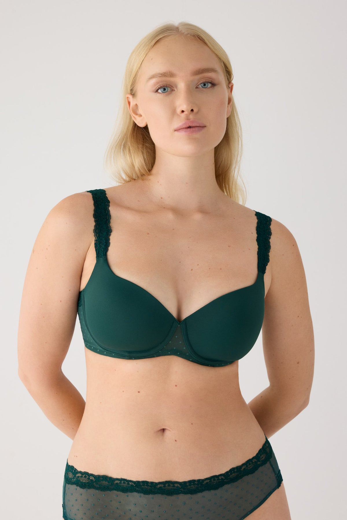 Bottle-green lace full-cup underwired padded bra | Paula Echevarria