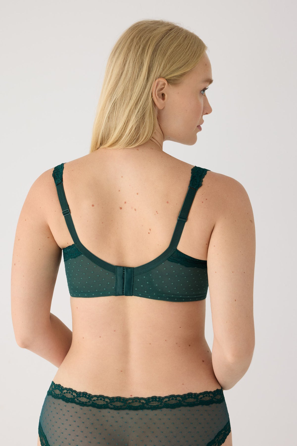Bottle-green lace full-cup underwired padded bra | Paula Echevarria