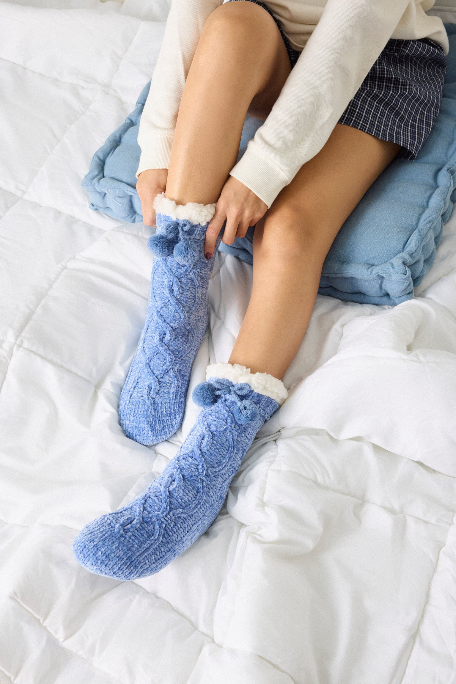 Extra warm non-slip thermal shearling socks blue