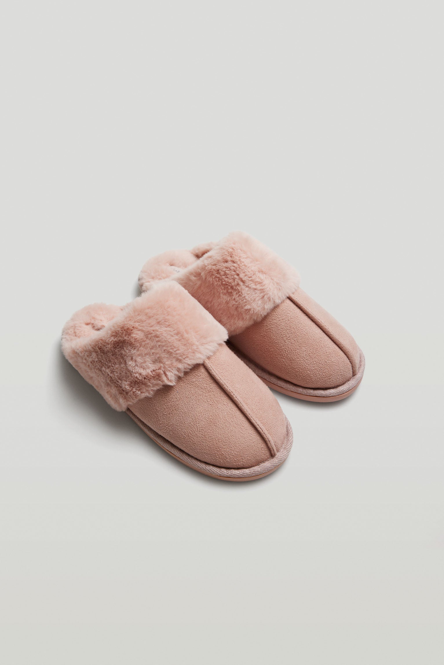 Basic pink fur house slippers