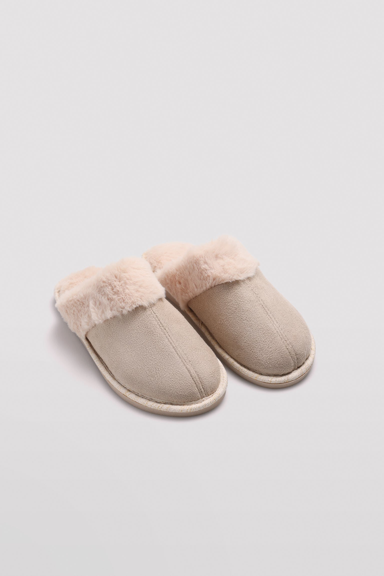 Basic gray fur house slippers