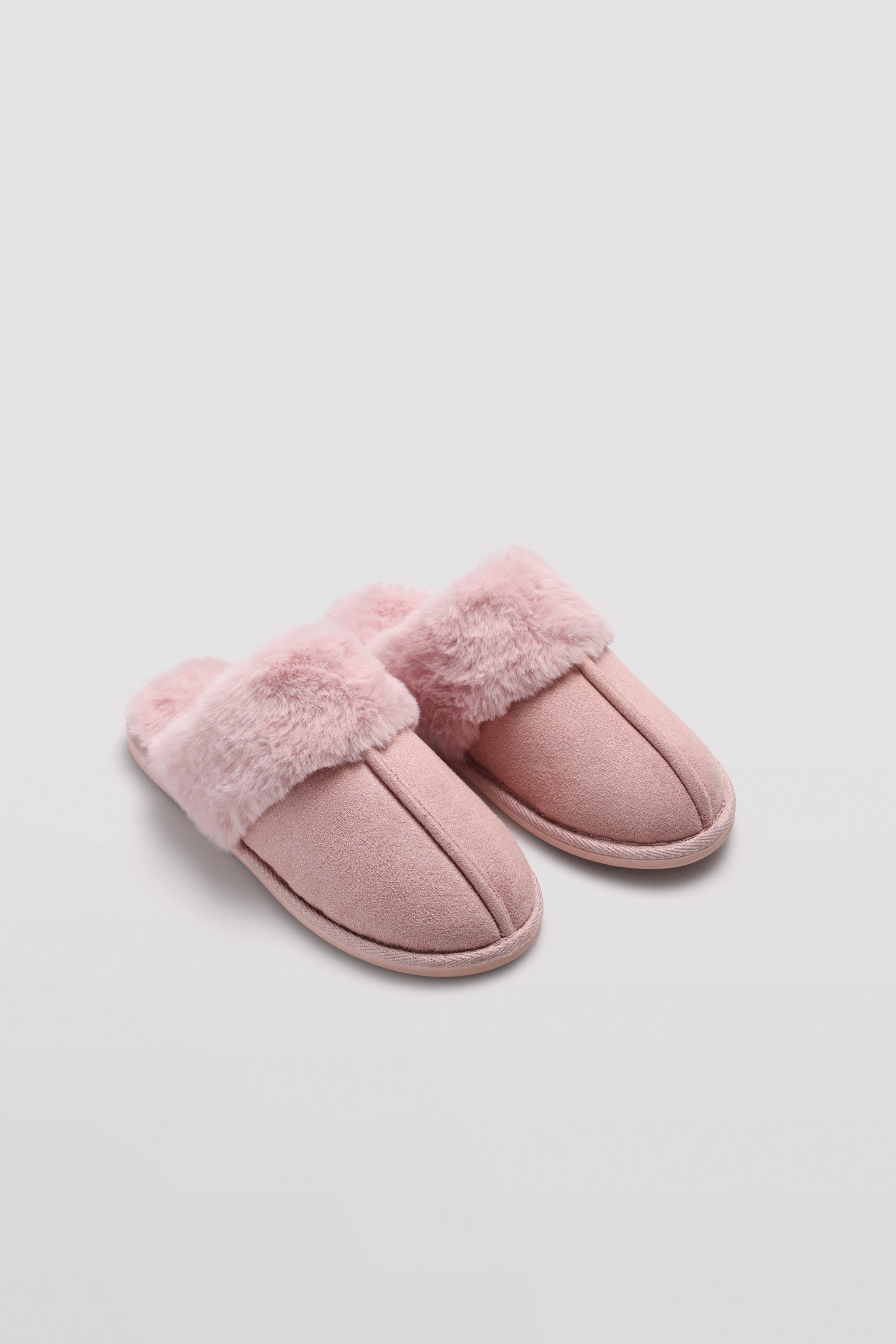 Basic pink fur house slippers