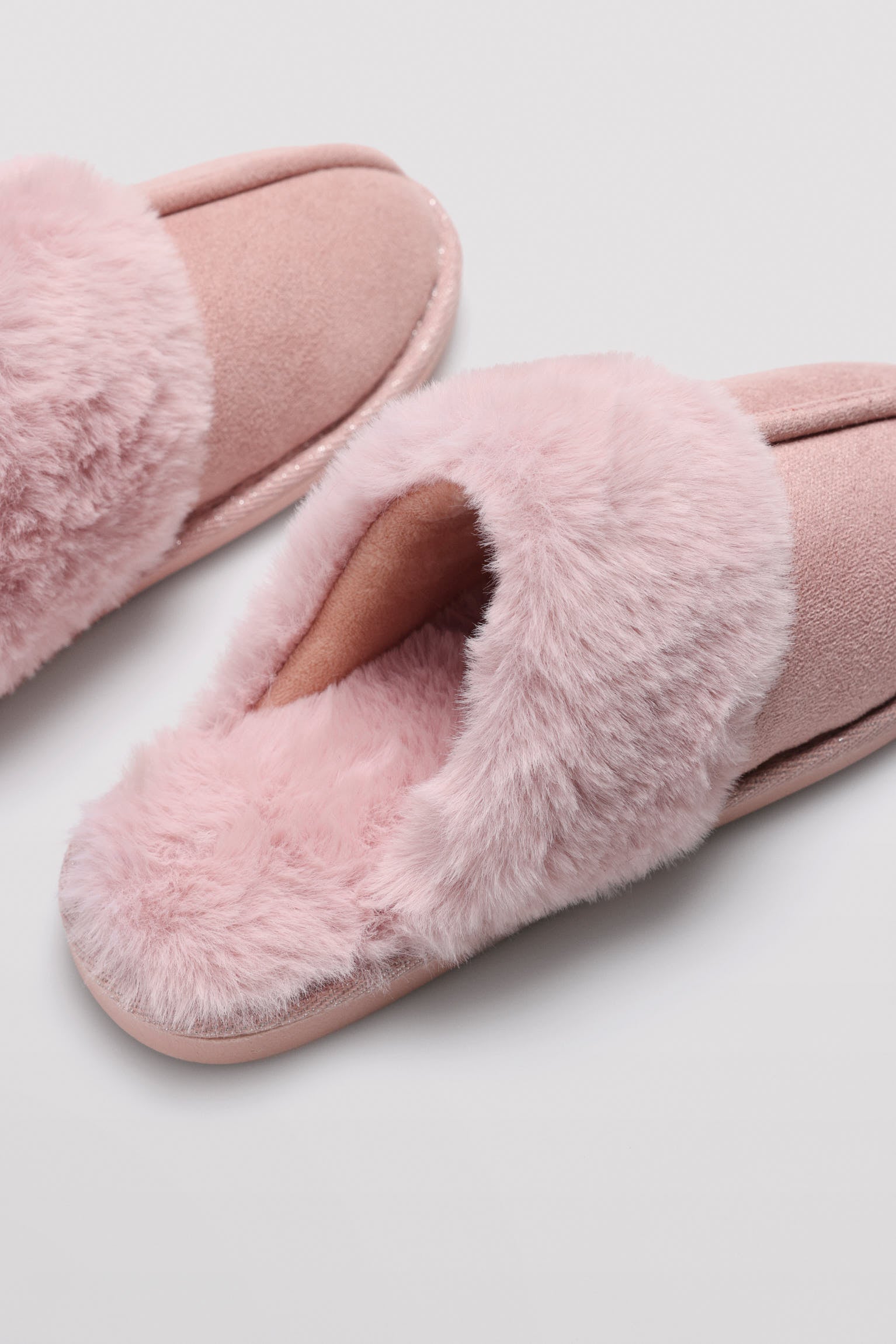 Basic pink fur house slippers