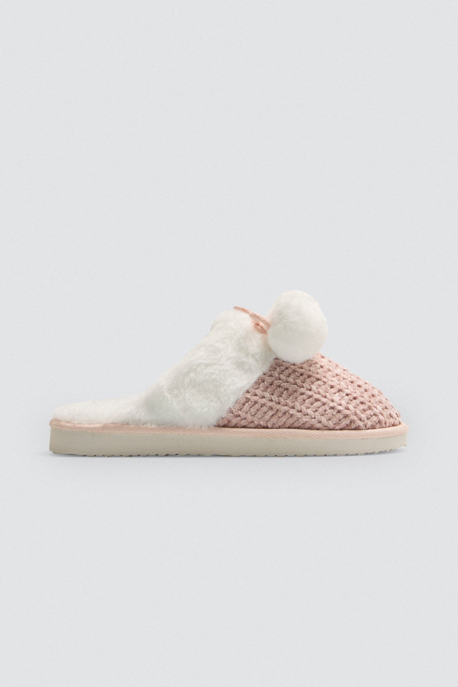 14148-1-zapatillas-de-casa-detalle-doble-pompon
