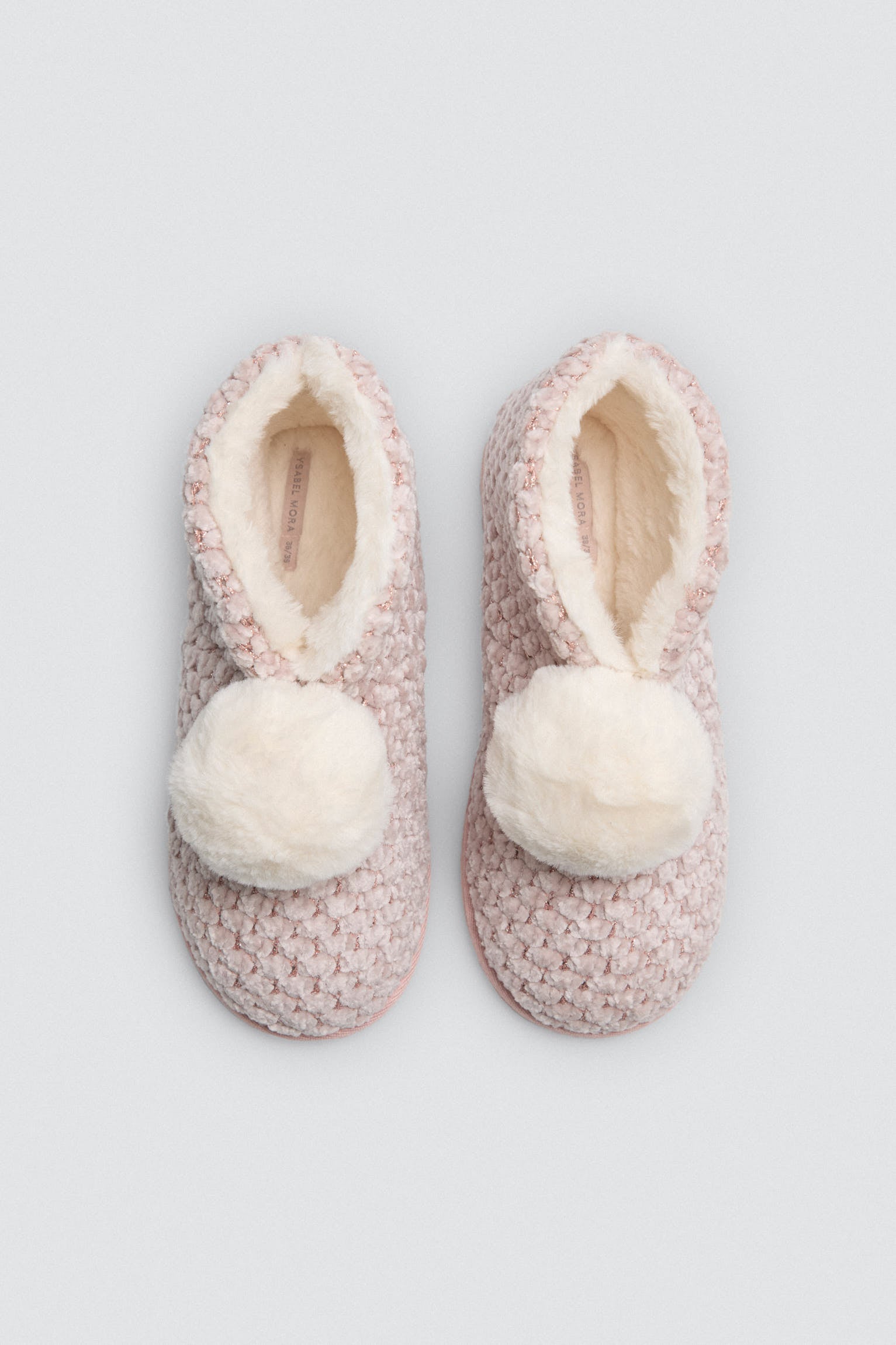 14165-3-botas-de-casa-detalle-pompon