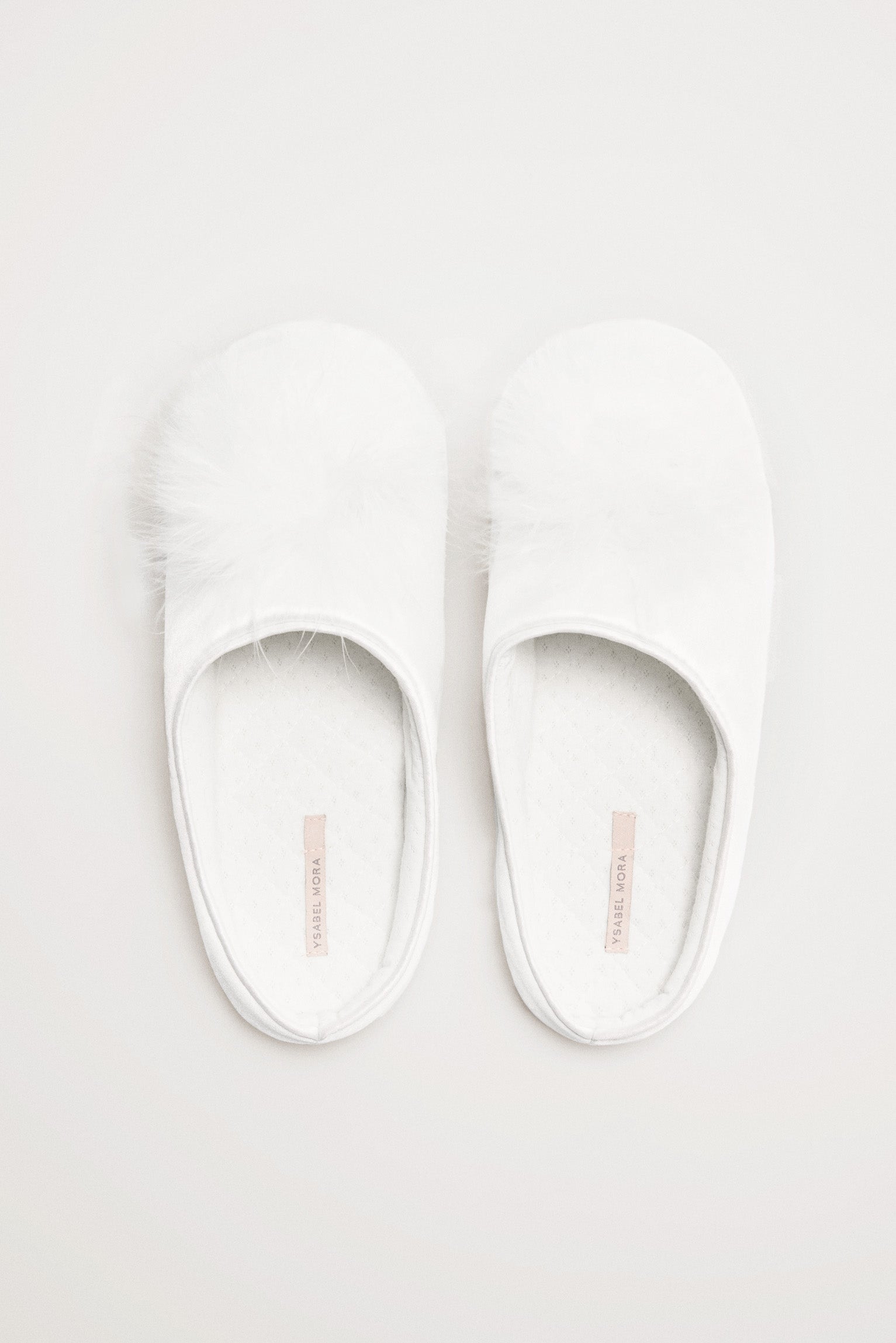 14176-4-zapatillas-de-casa-plumas-marabu-novia-blanco-paula-echevarria