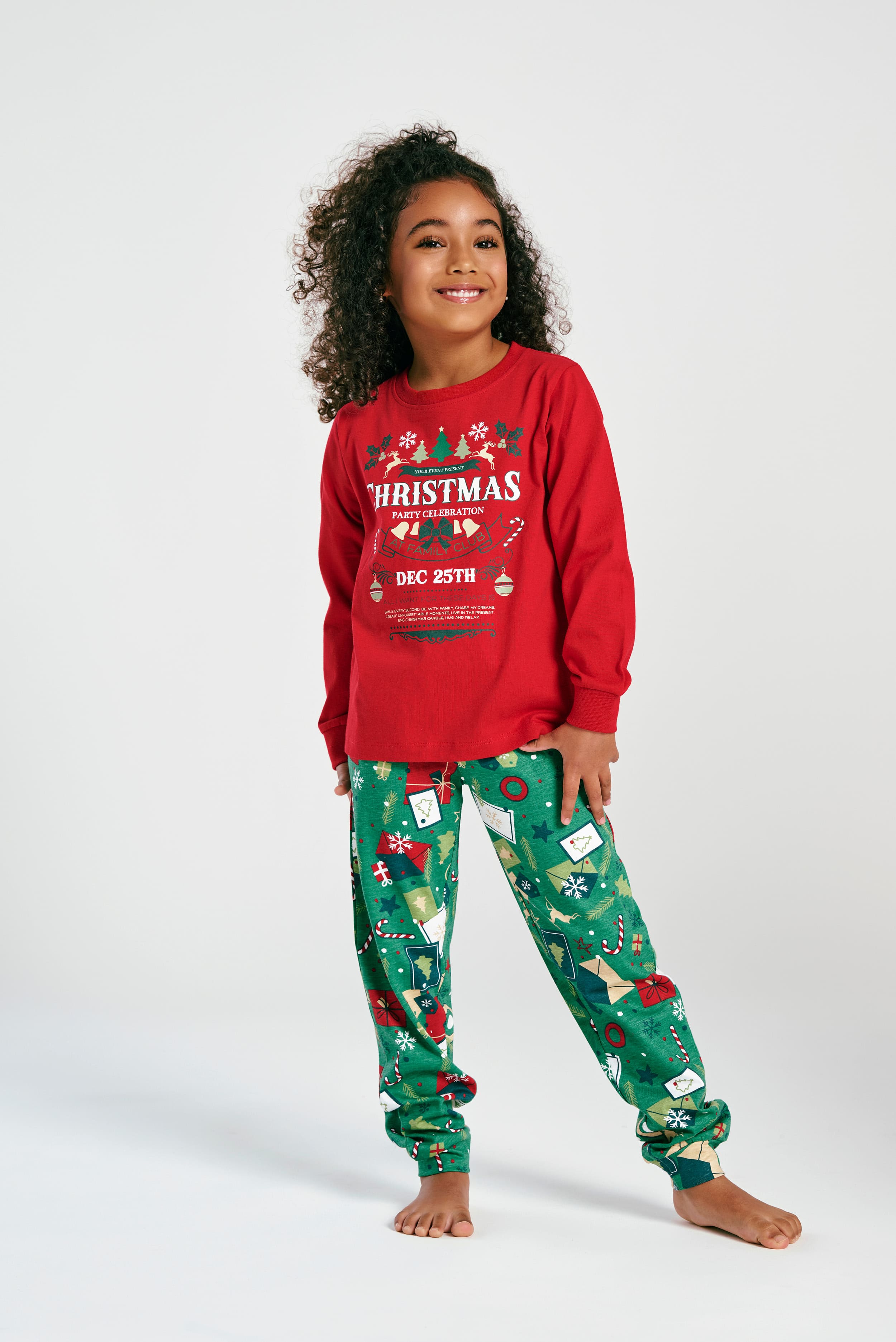 15011012-1-pijama-infantil-estampado-navidad