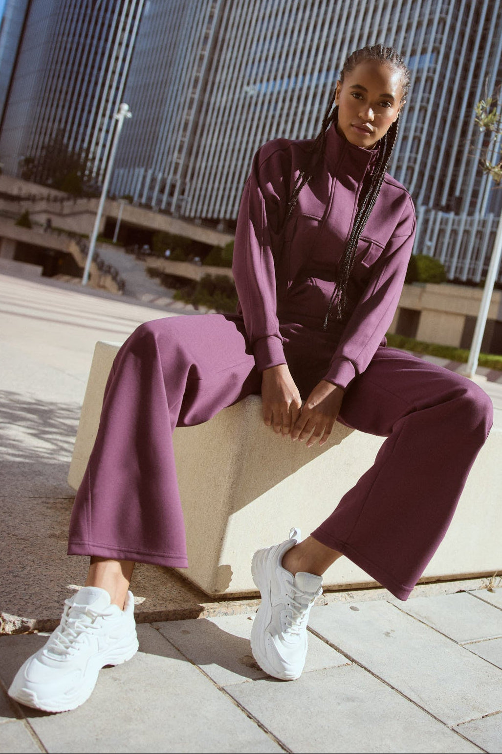 Women's burgundy straight-leg sports trousers with pockets