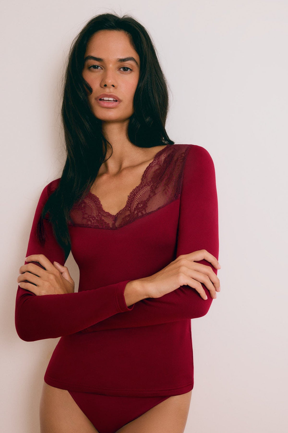 THERMAL Women's long-sleeved V-neck T-shirt with burgundy lace