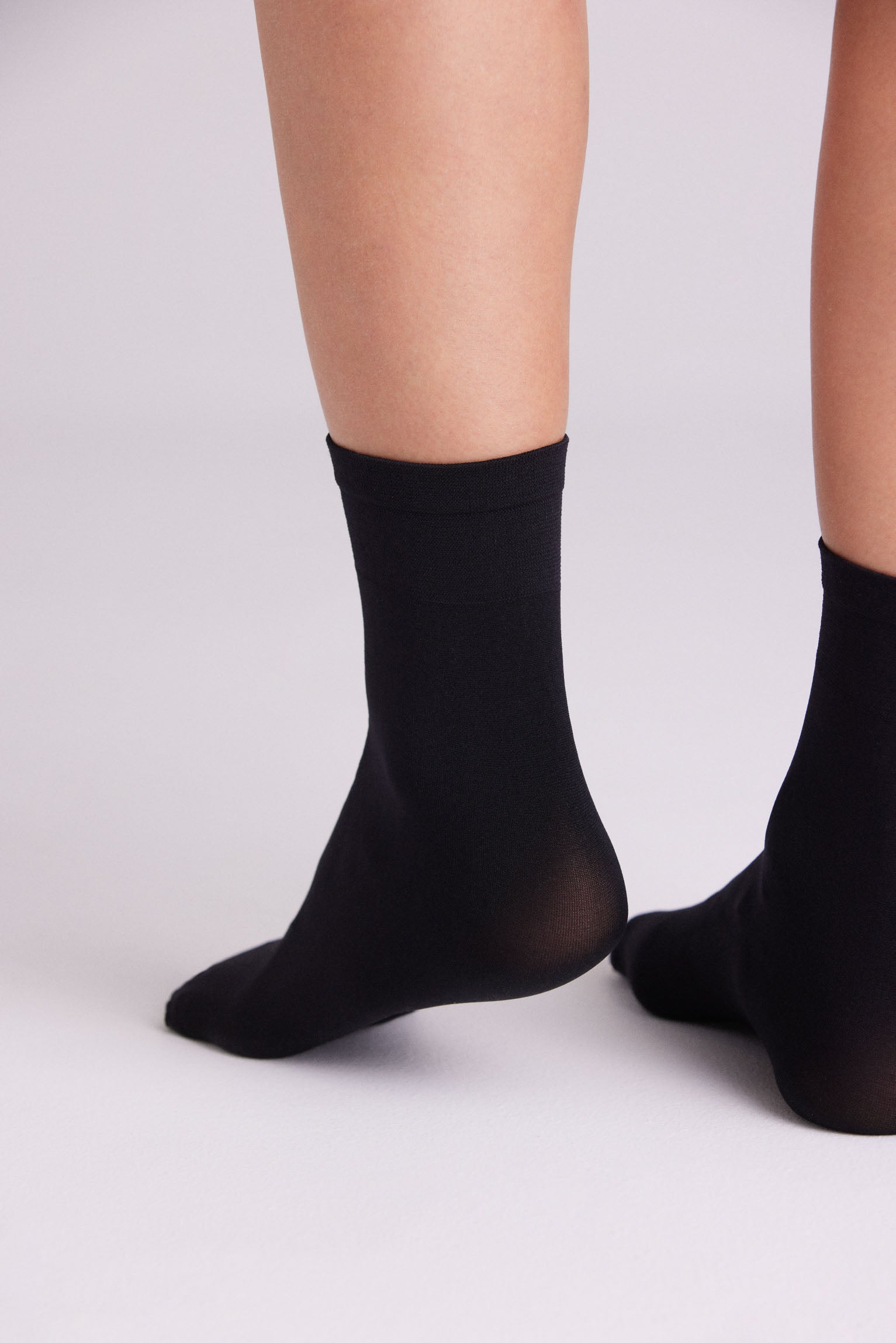 18116 2 media tobillera 70 den - Negro