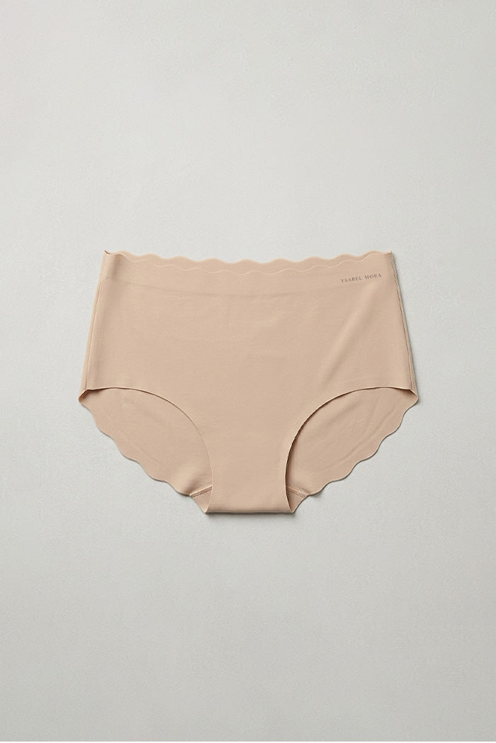 Braga push up nude - Ysabel Mora