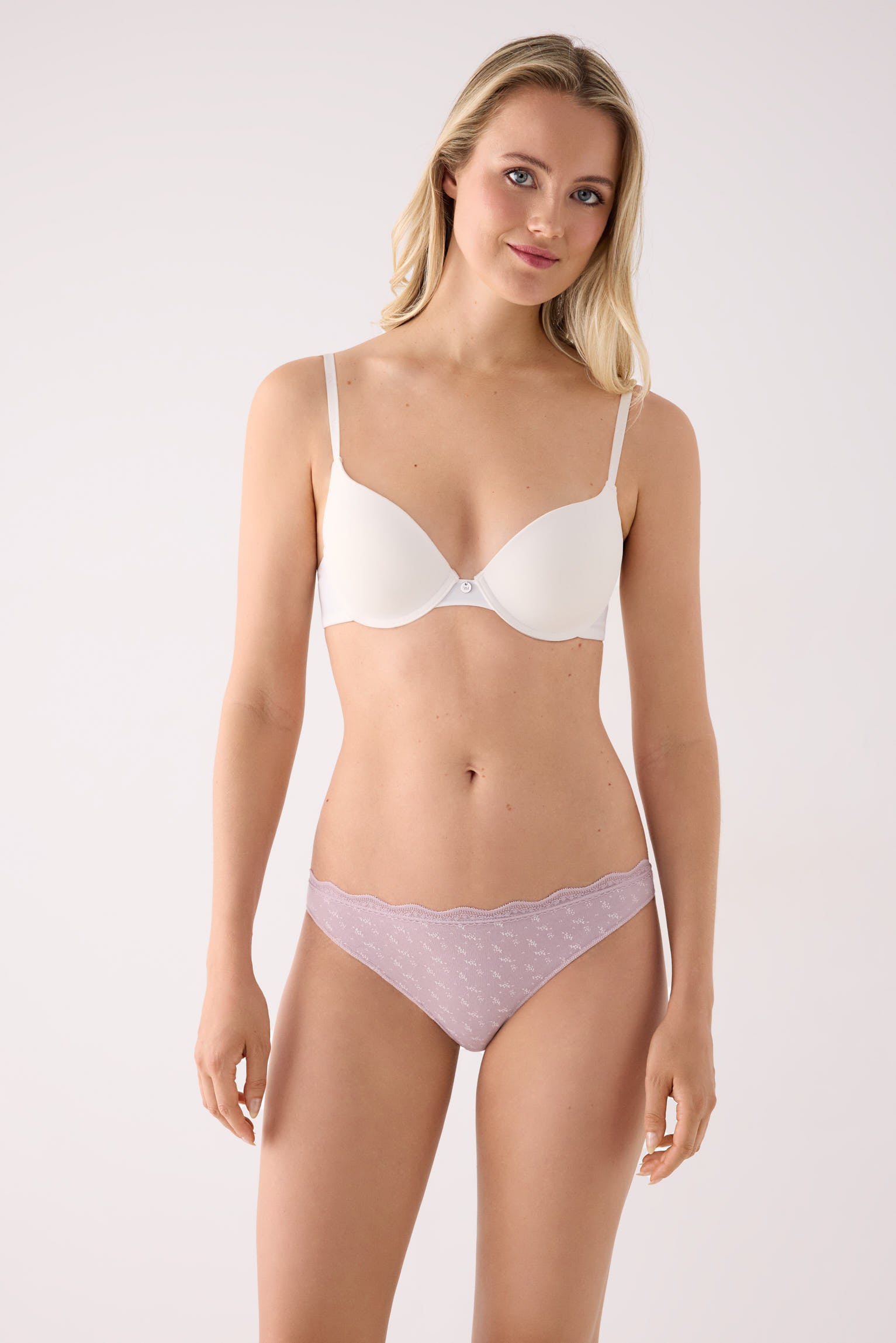 Pack of 2 printed cotton thongs with lace trim, multicolour
