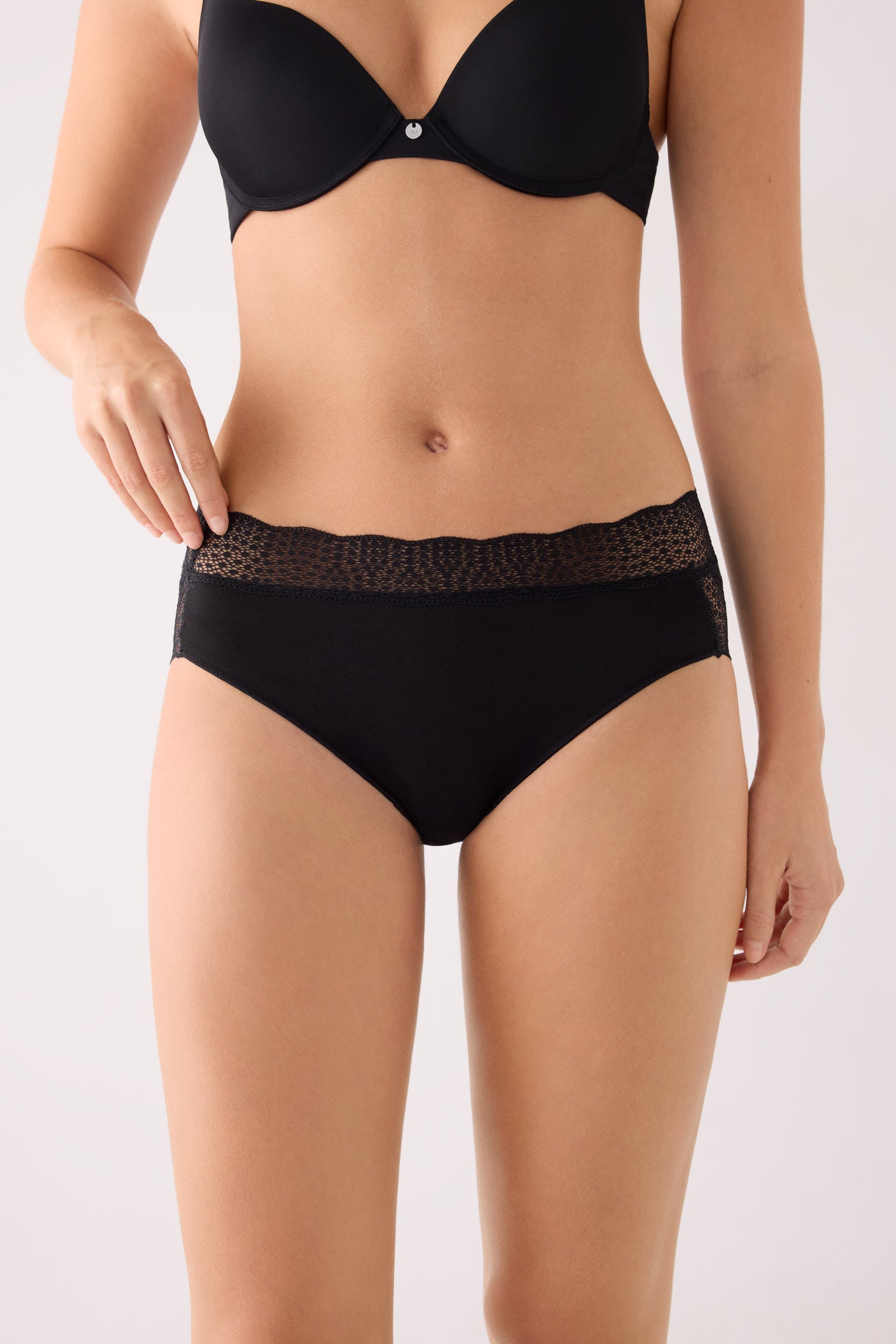 Midi briefs cotton with lace trim black