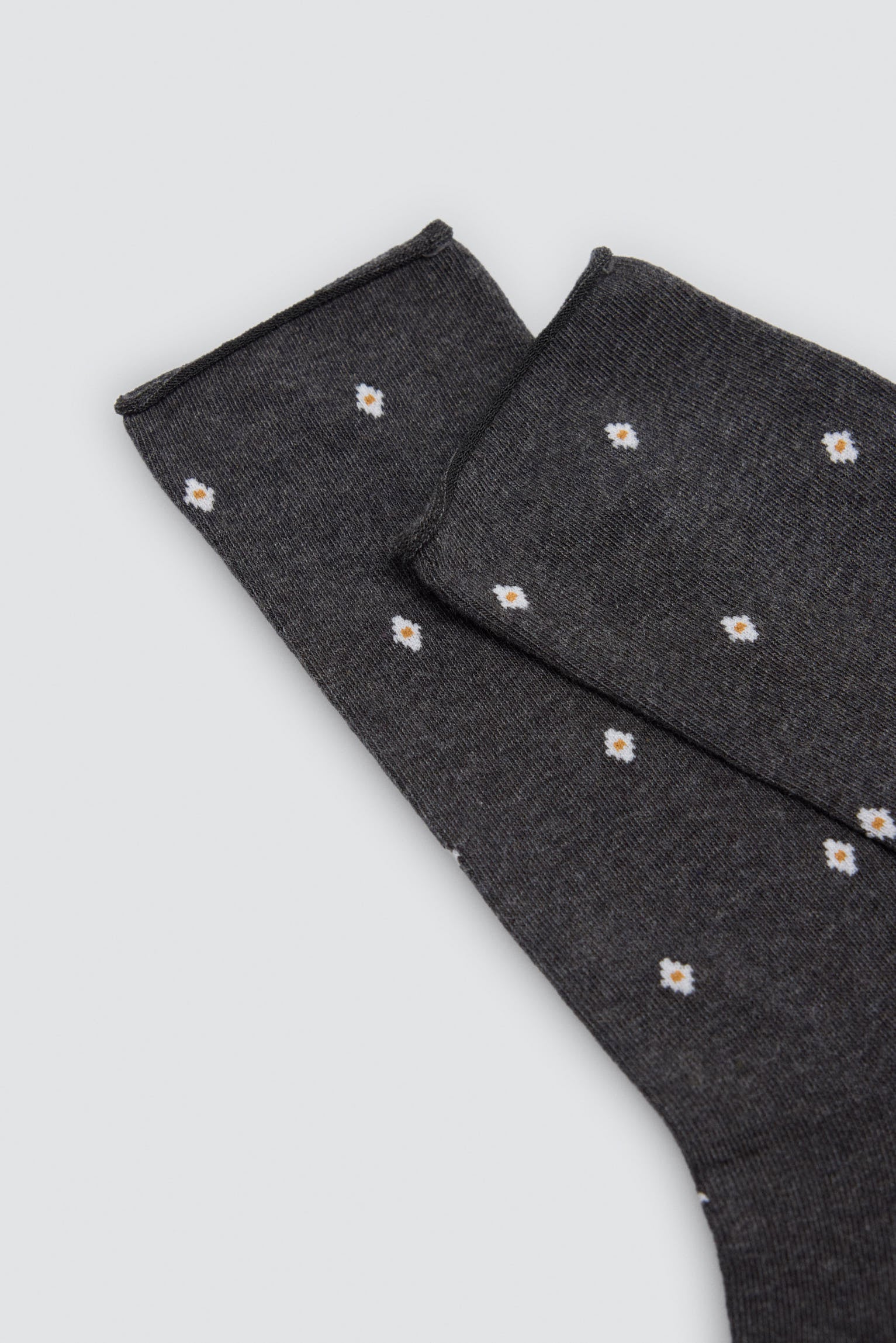 Pack of 6 cuffless assorted printed socks