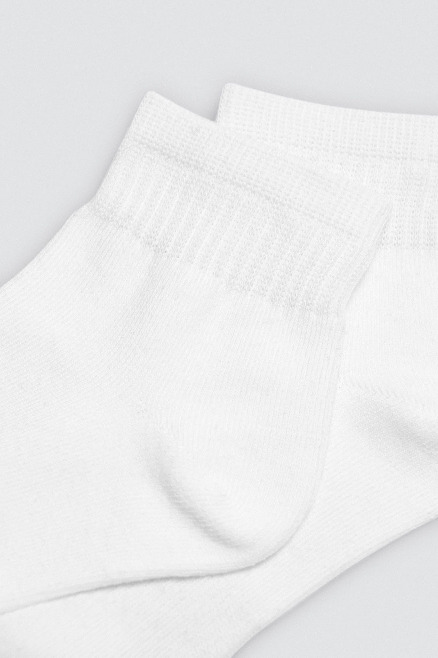 Pack of 5 white basic socks