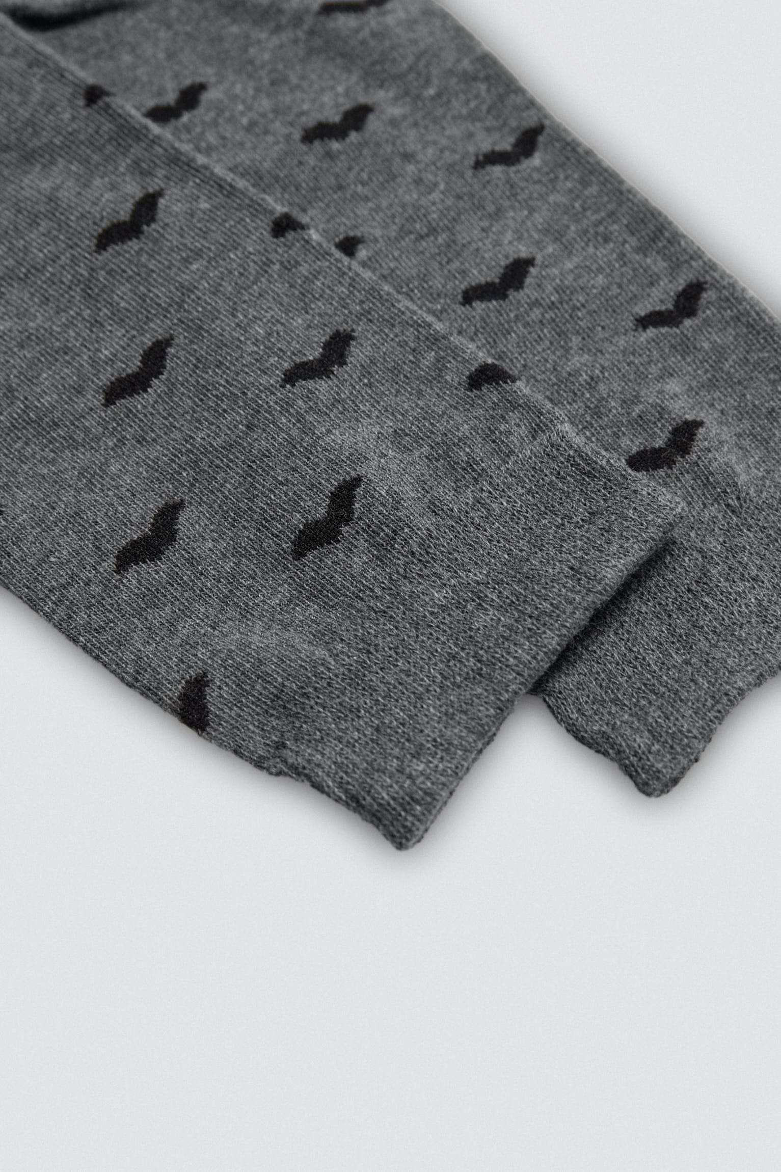 22941-7-pack-4-calcetines-altos-puno-antipresion-estampados