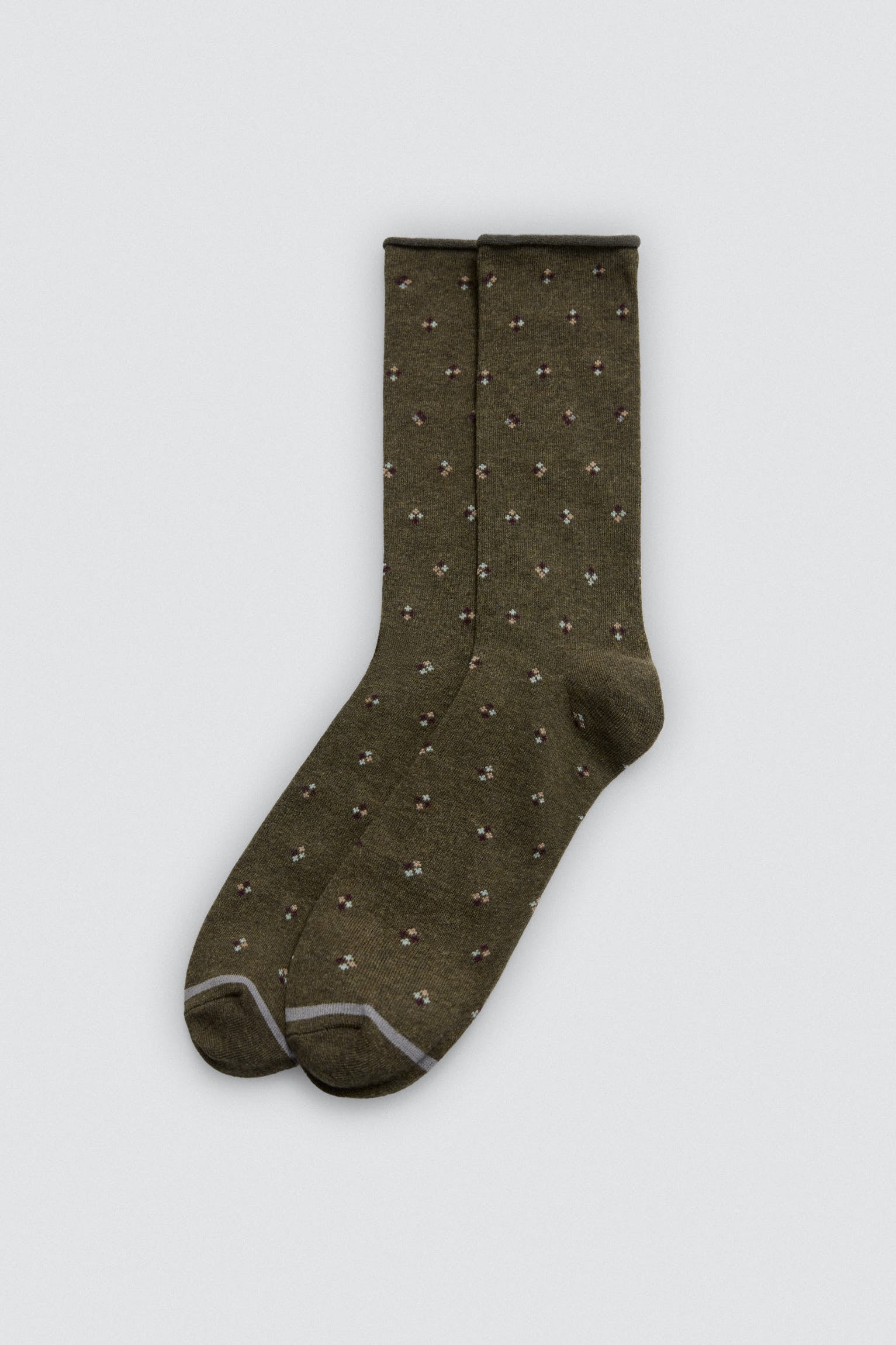 22943-4-pack-3-calcetines-altos-sin-puno-estampados