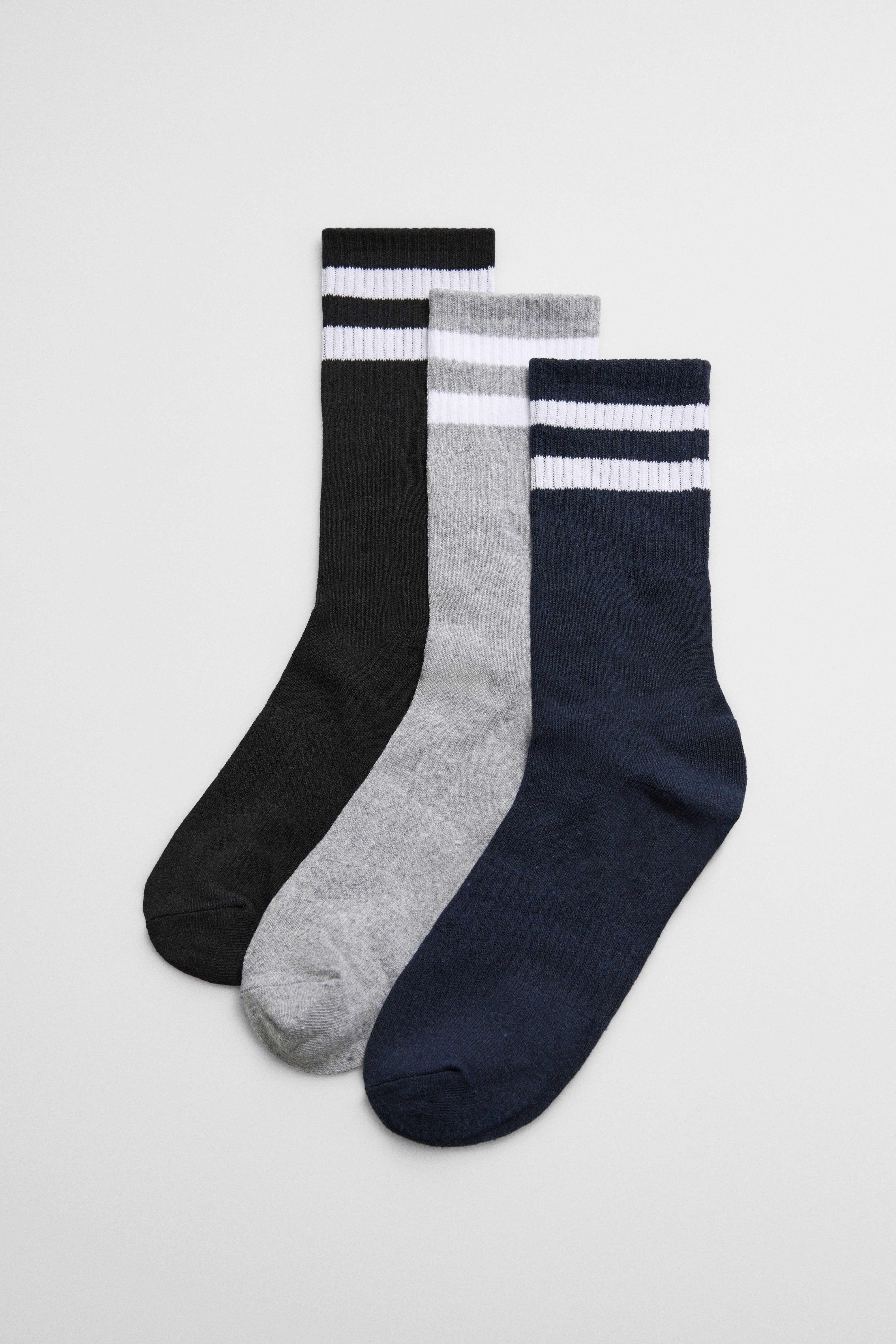 Pack of 3 sports socks with dark-toned striped cuffs