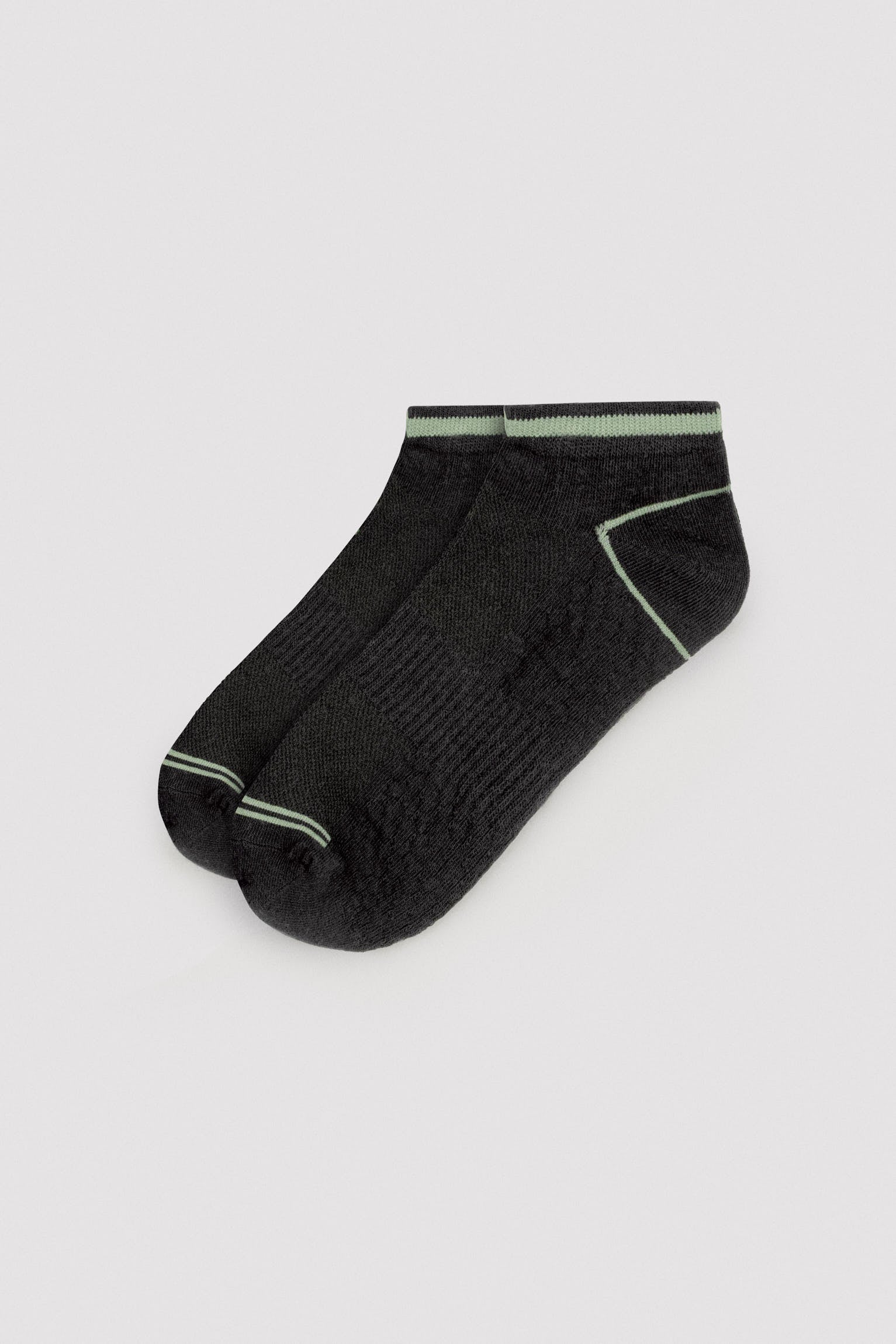 Pack of 3 ankle socks with contrasting stripe detail