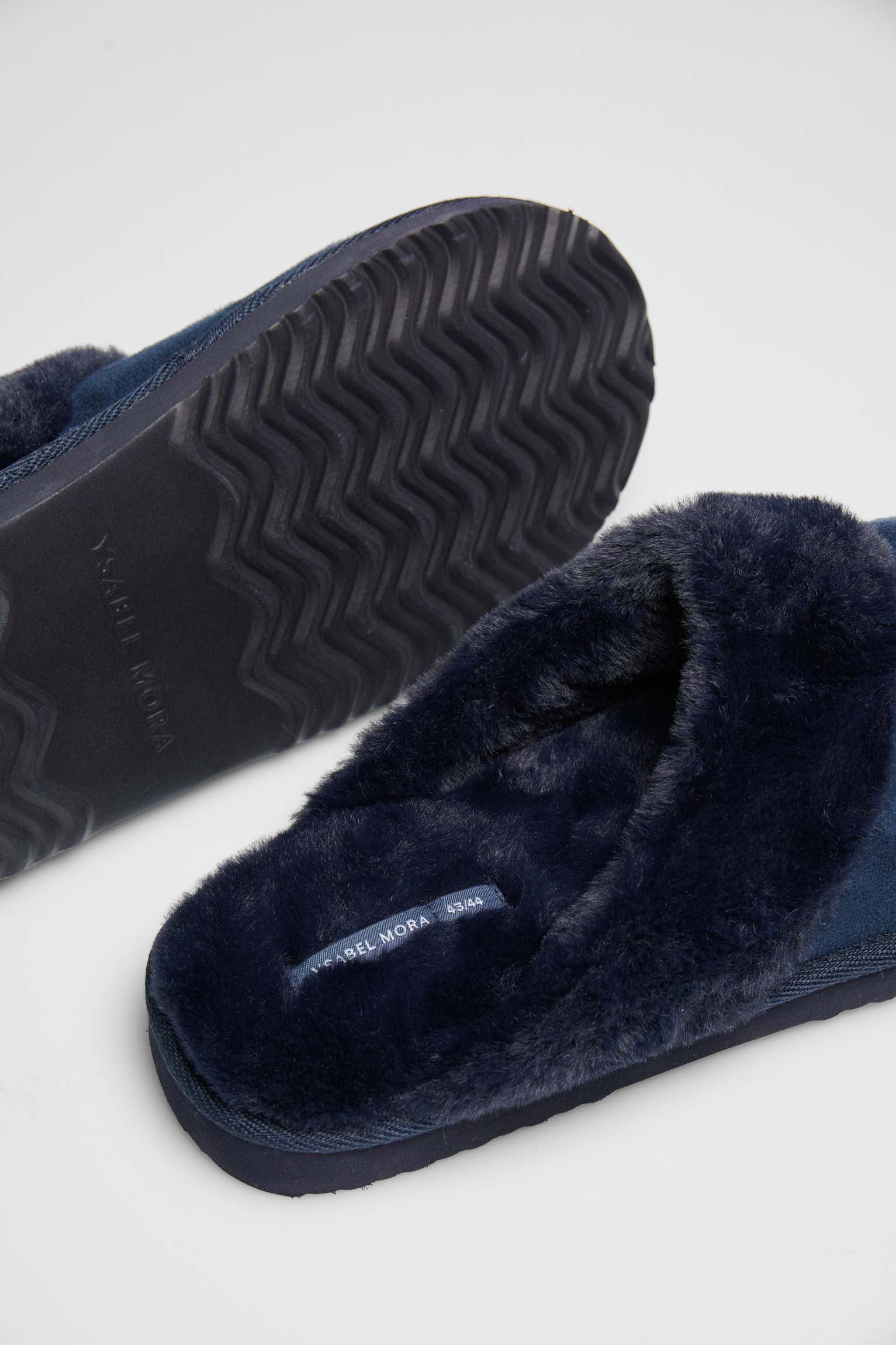 Basic navy fur house slippers